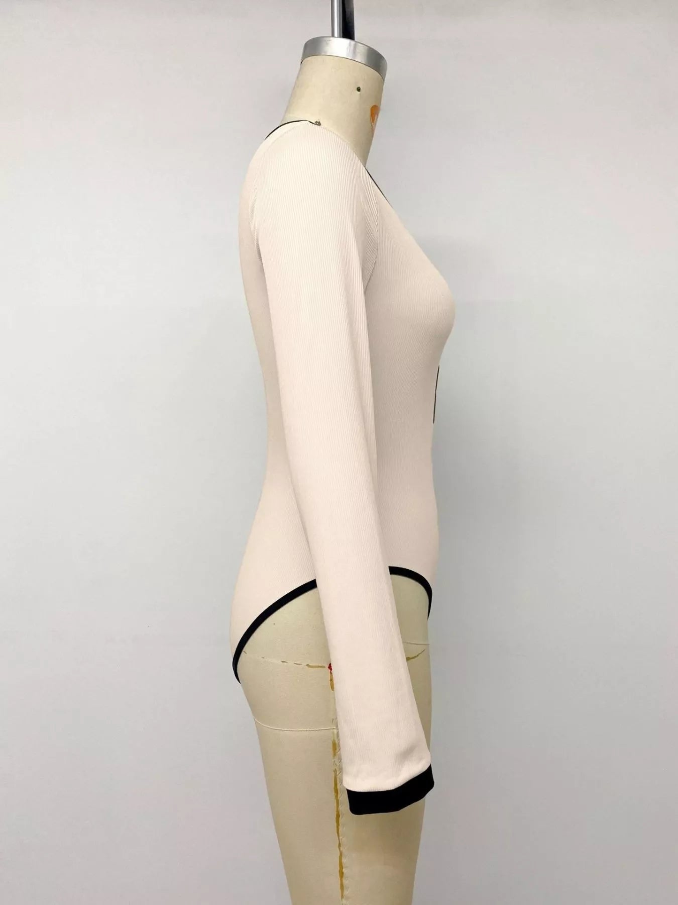 Trendsi Ribbed V-Neck Long Sleeve Bodysuit with Contrast Trim -