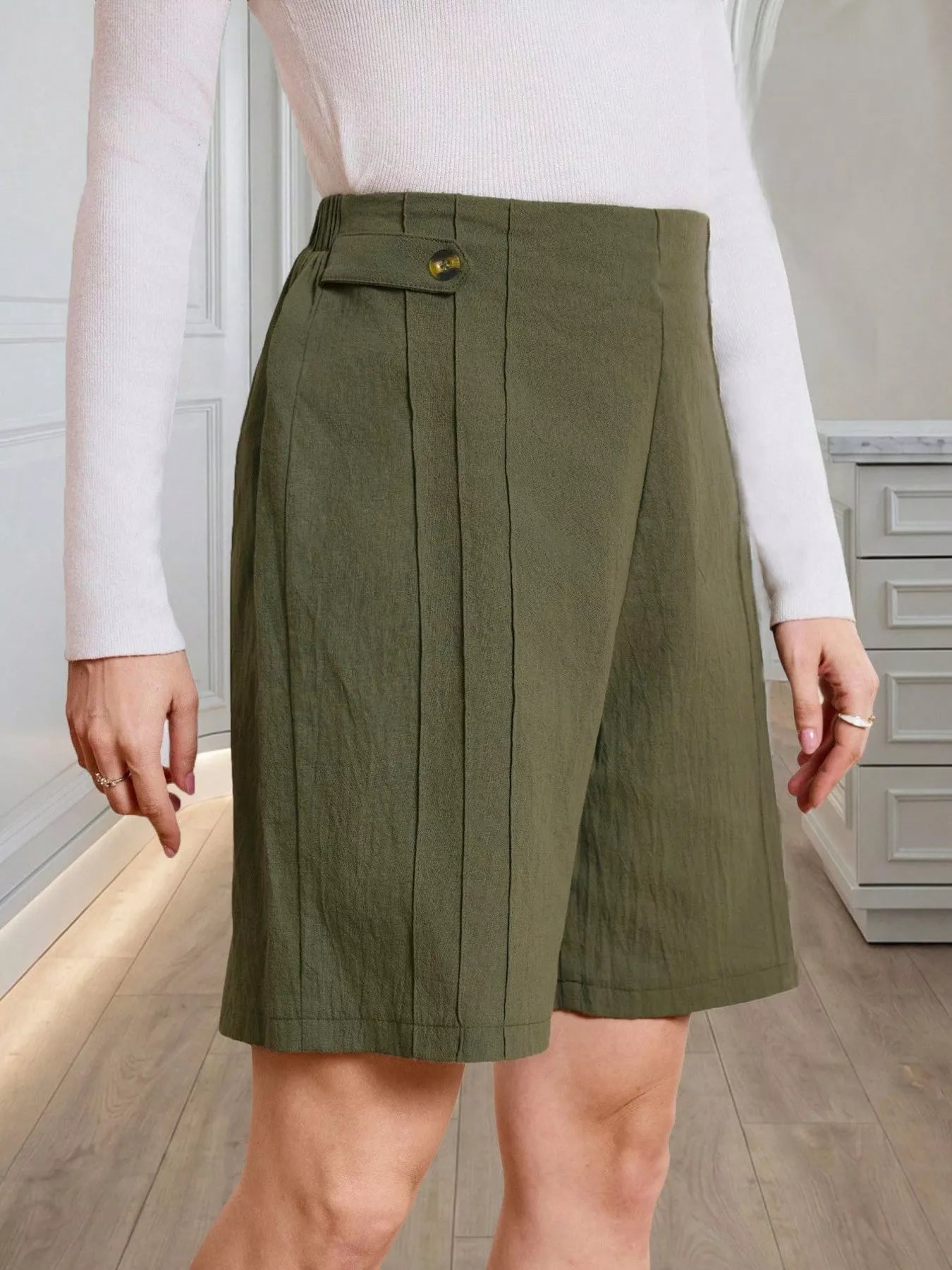 Women's shorts – product view 2