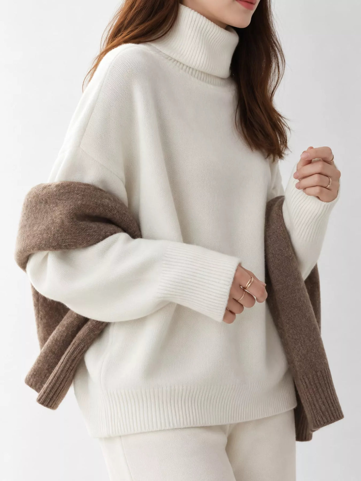 Turtleneck sweater, white front