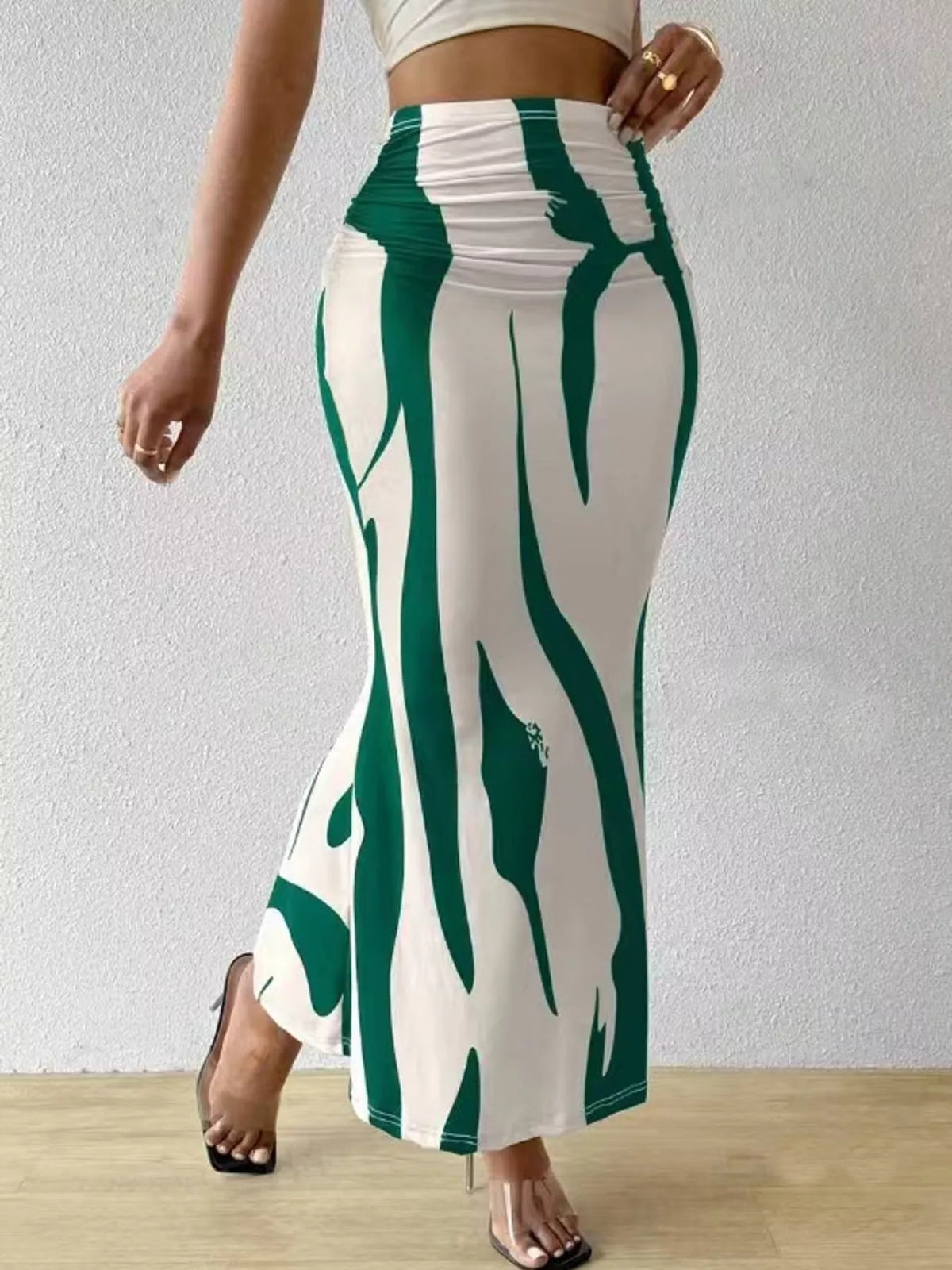 Green high-waisted ruched printed maxi skirt
