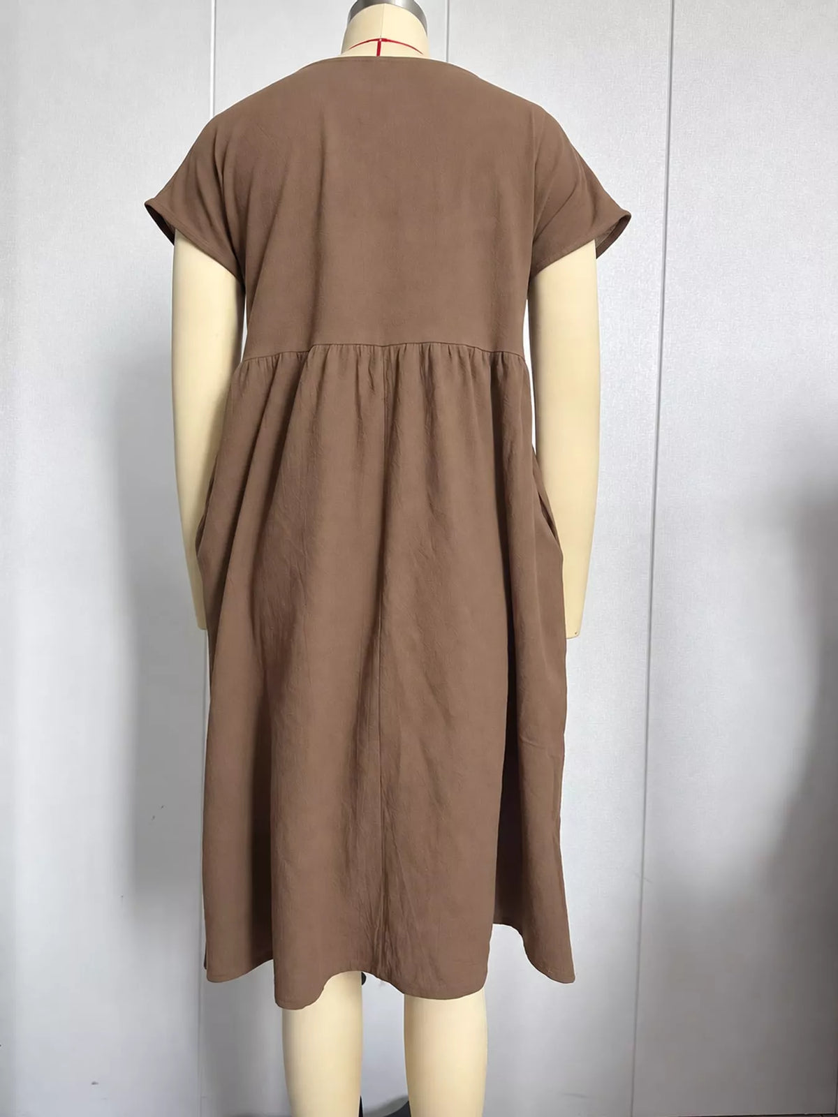 Round neck short sleeve midi dress, back view
