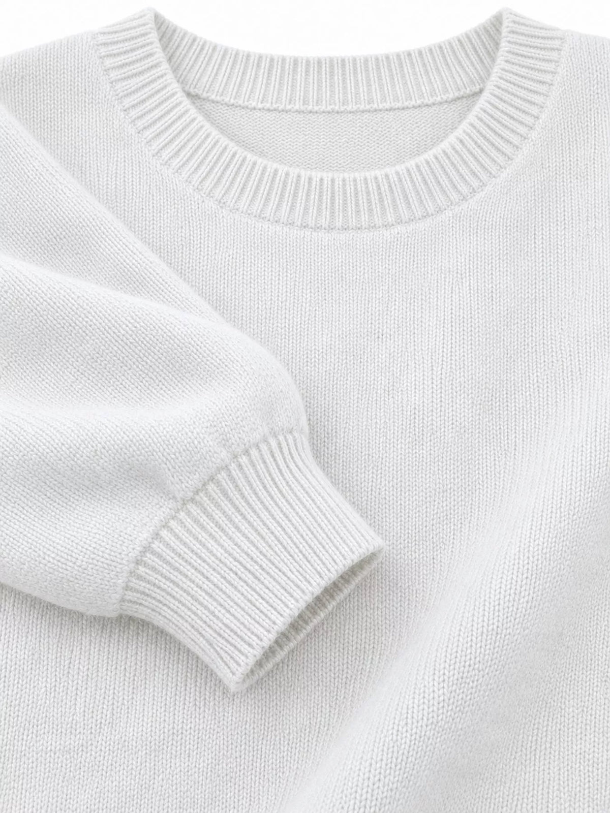 White crew neck sweater, detail view