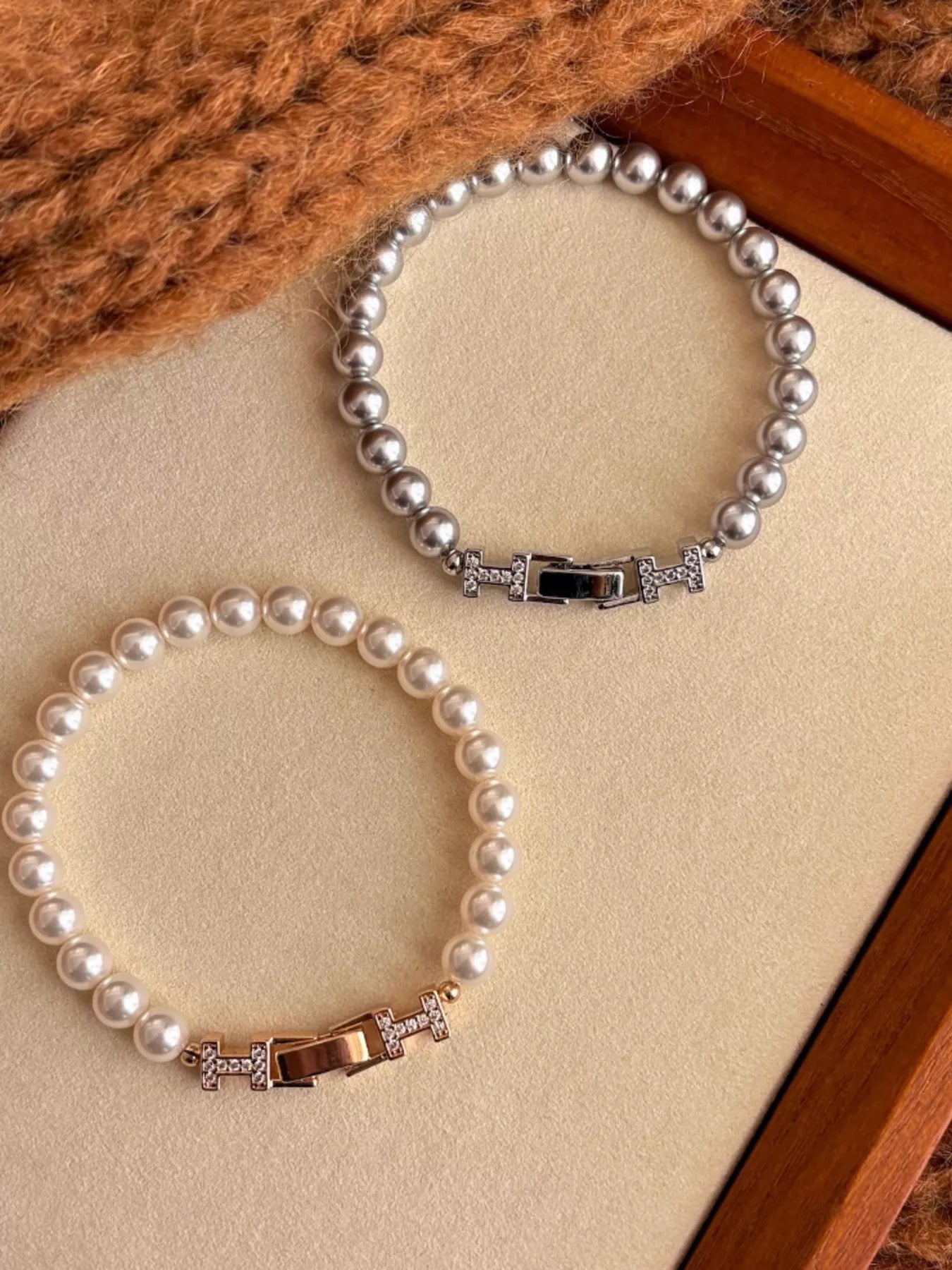 Trendsi Pearl Double H Buckle Bracelet -