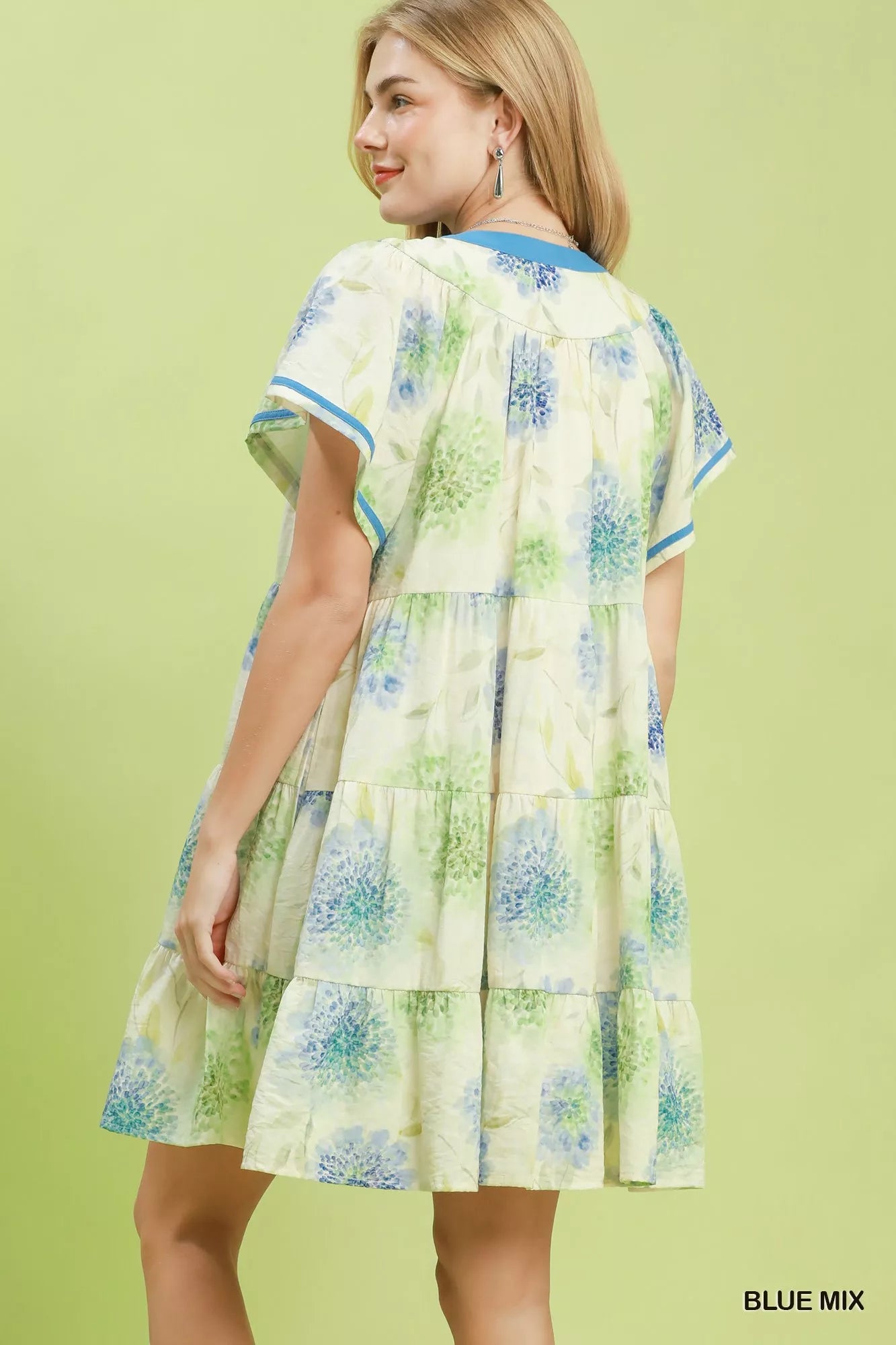 Women's apparel – product view 3