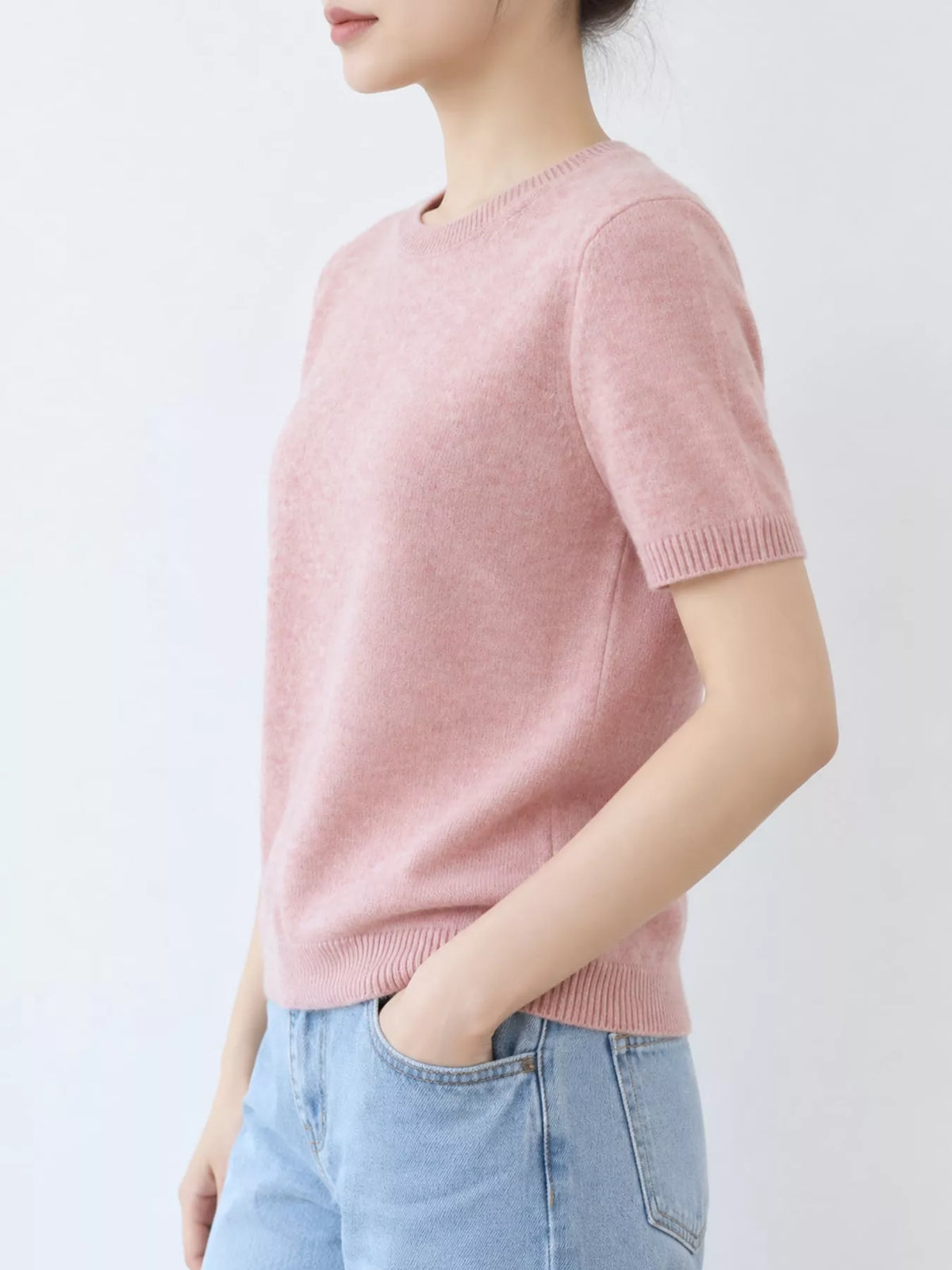 Pale pink round neck short-sleeve sweater