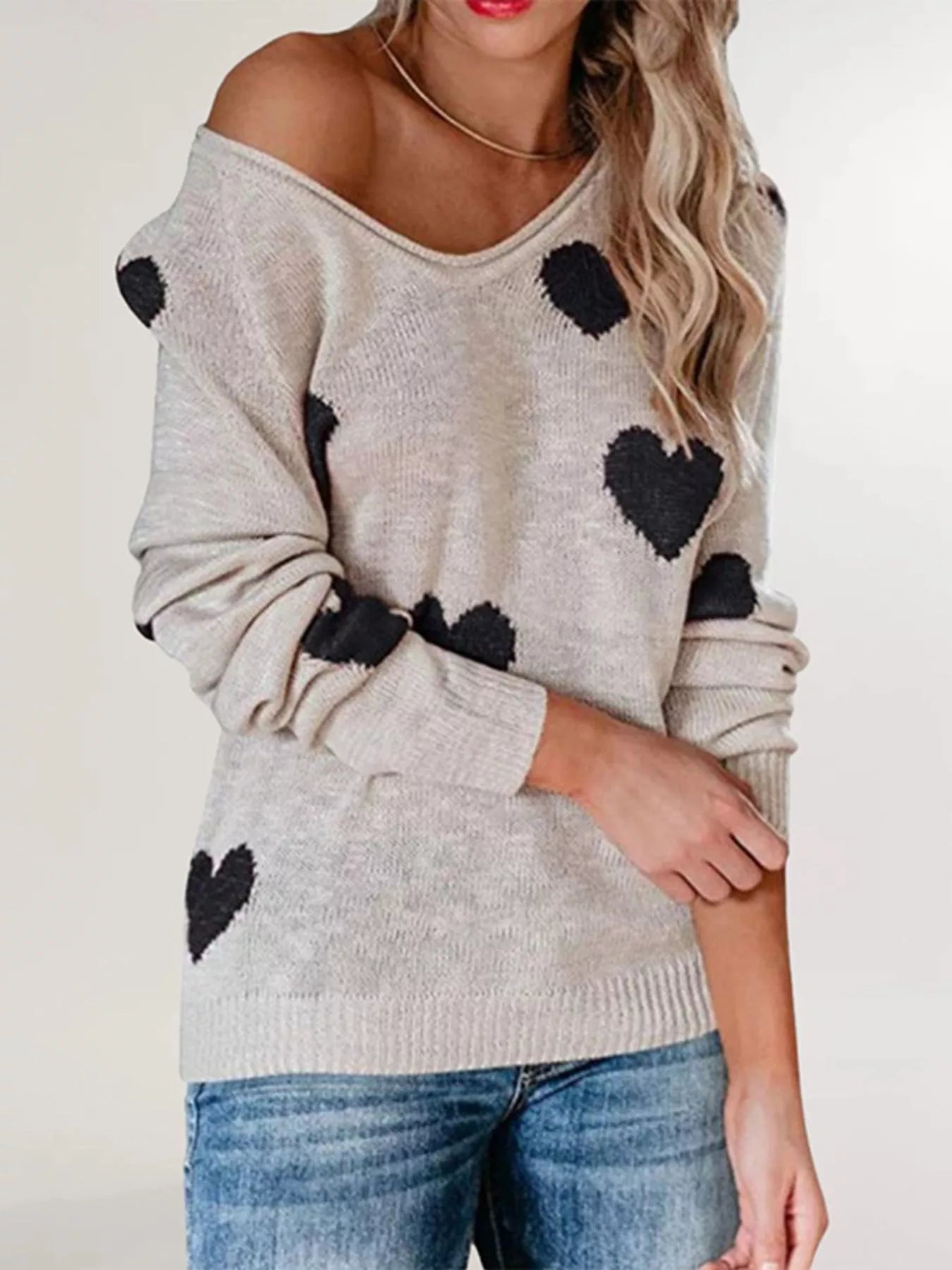 Trendsi Heart Pattern V-Neck Sweater -