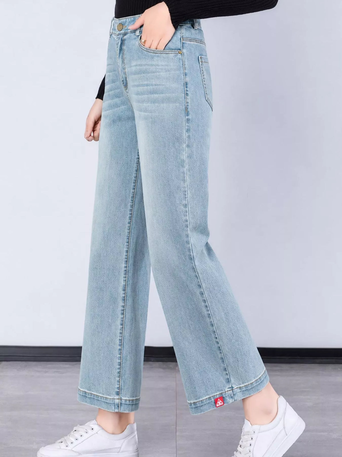 Straight-leg jeans