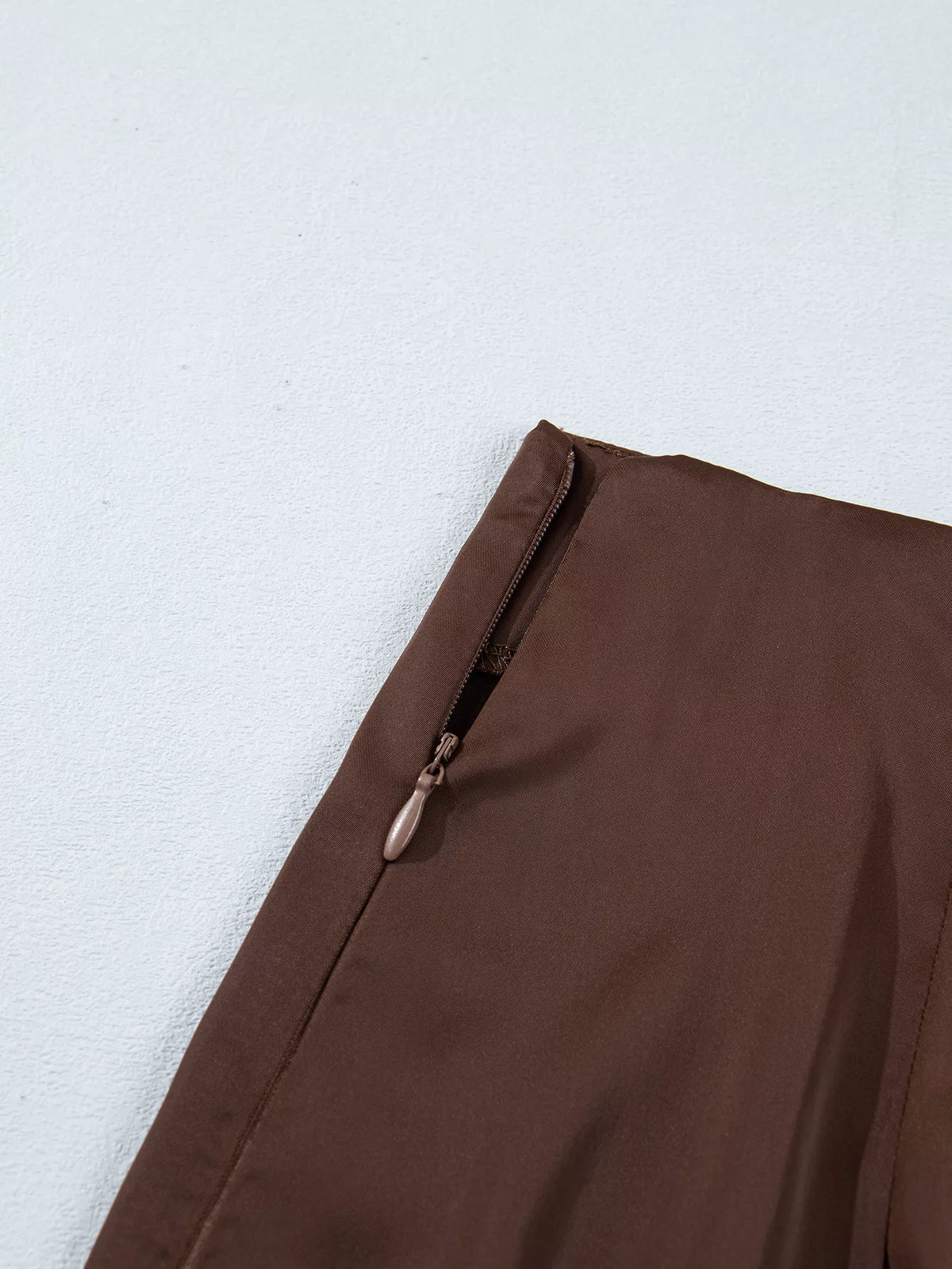 Lace-hem skirt, side zipper detail