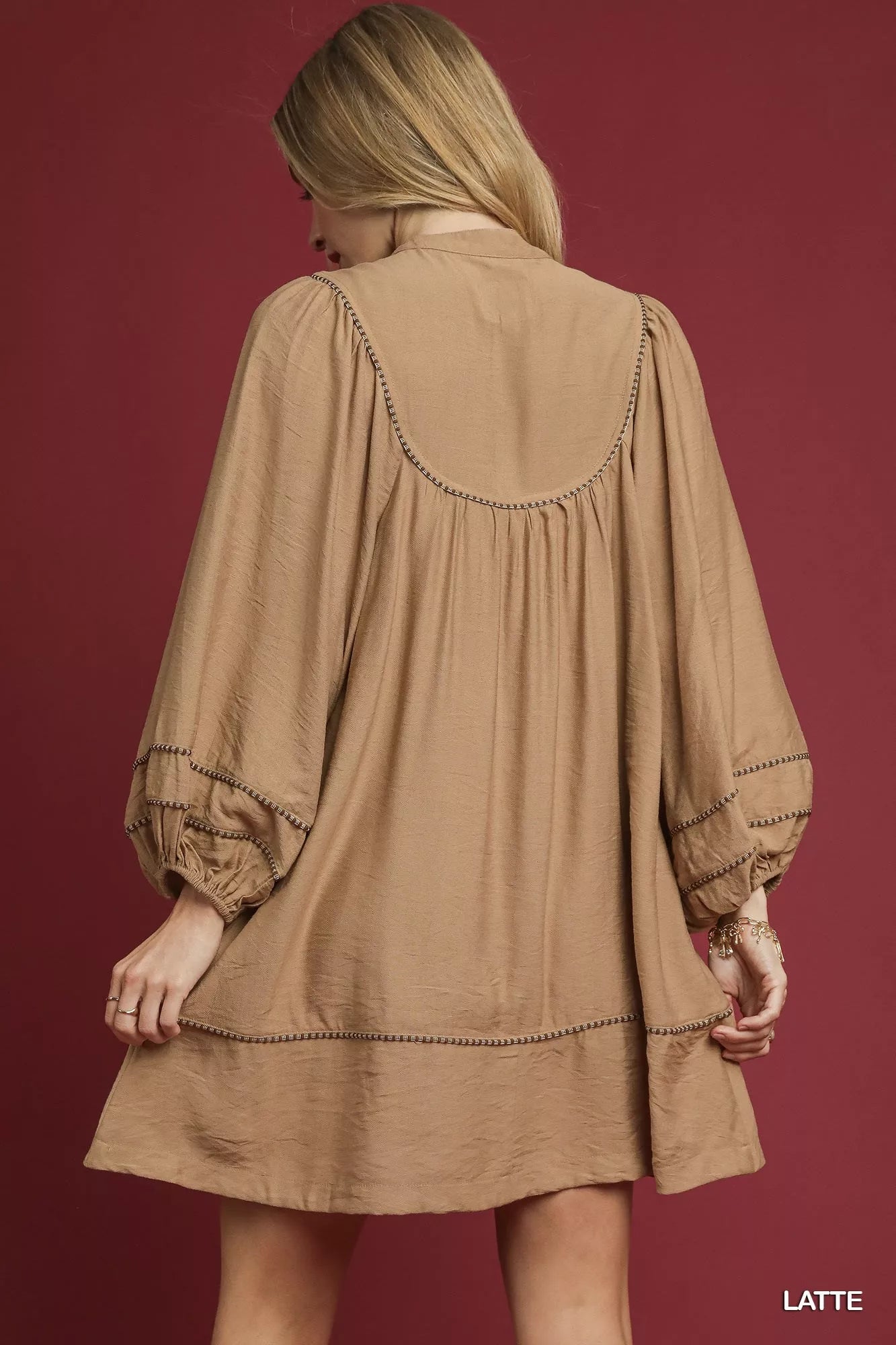 Women's apparel – product view 3