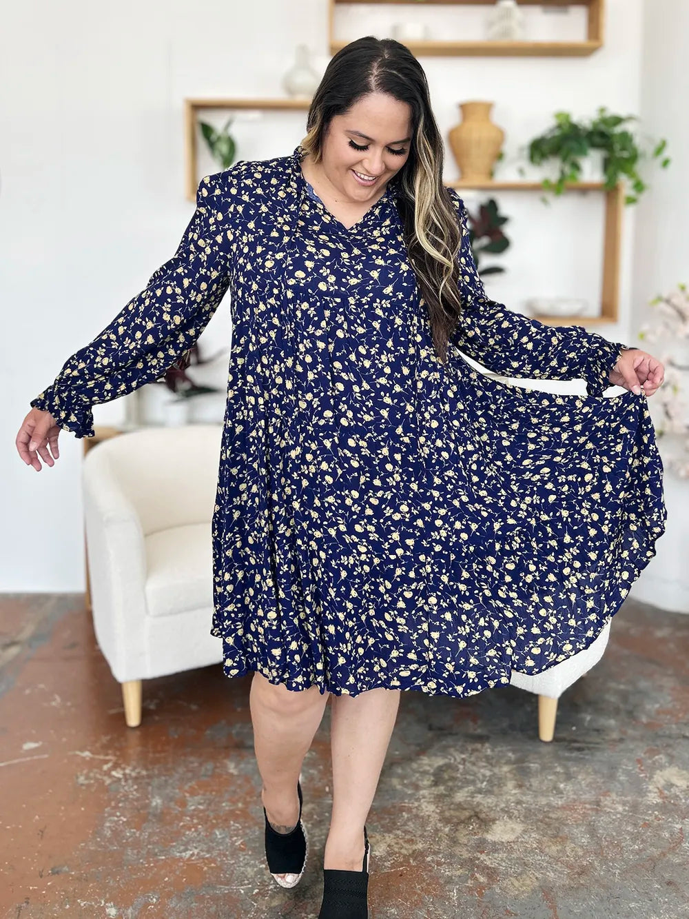 Women's apparel – product view 9