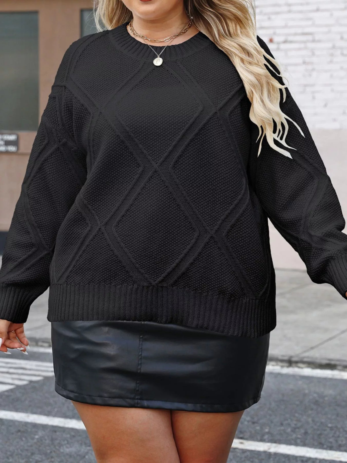 Diamond-pattern round-neck sweater