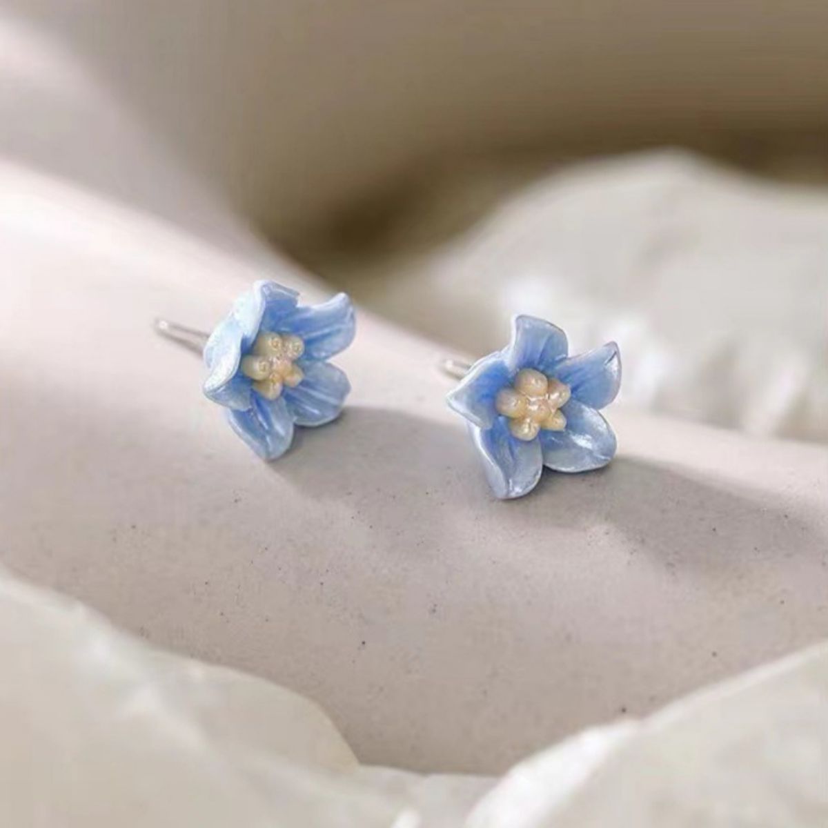 Trendsi Floral Stud Earrings -
