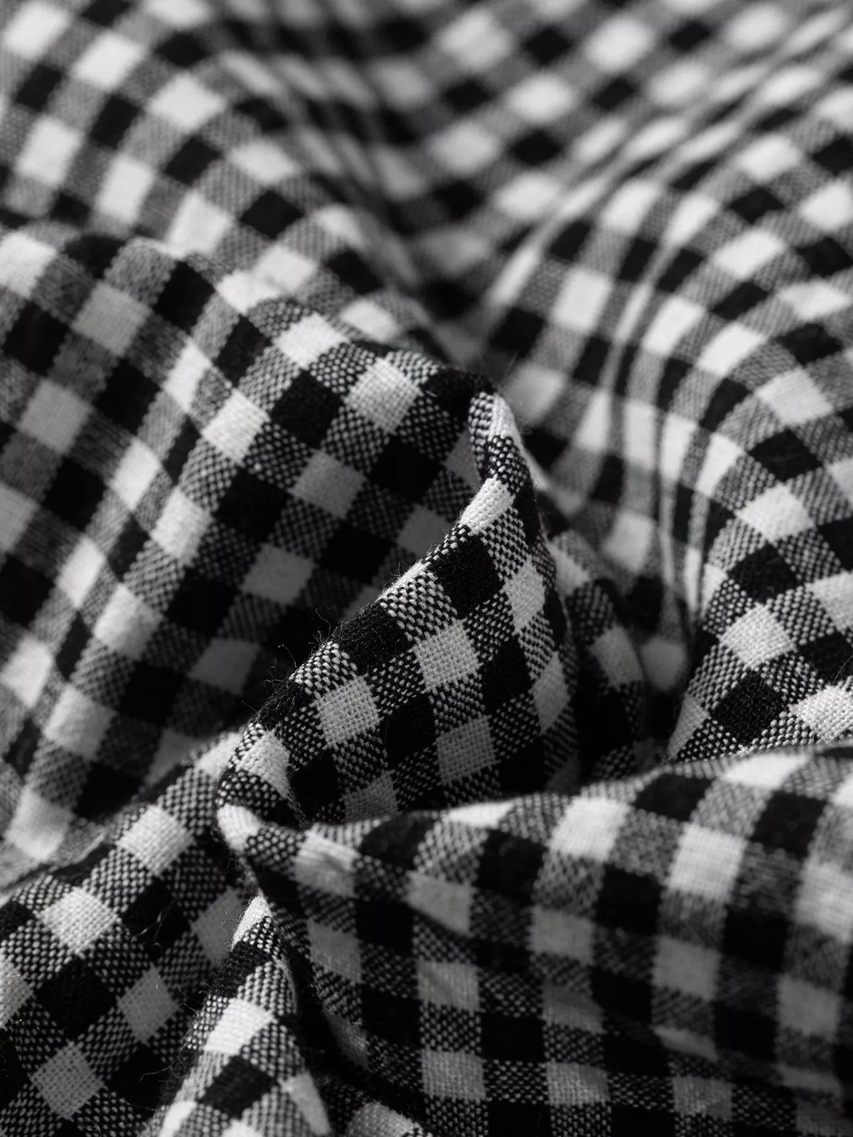 Gingham blouse, gingham fabric detail