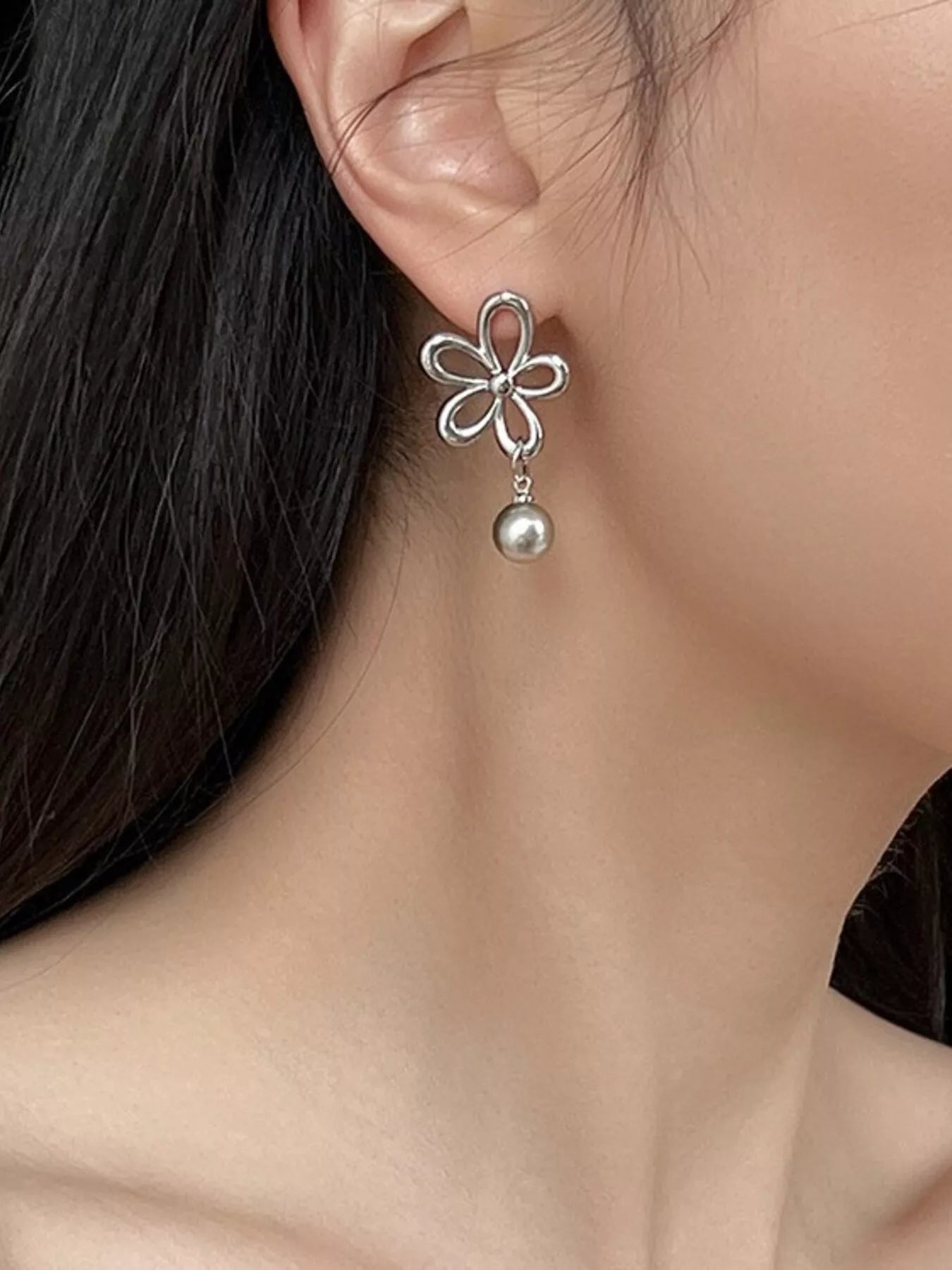 Trendsi Flower Pearl Drop Earrings -