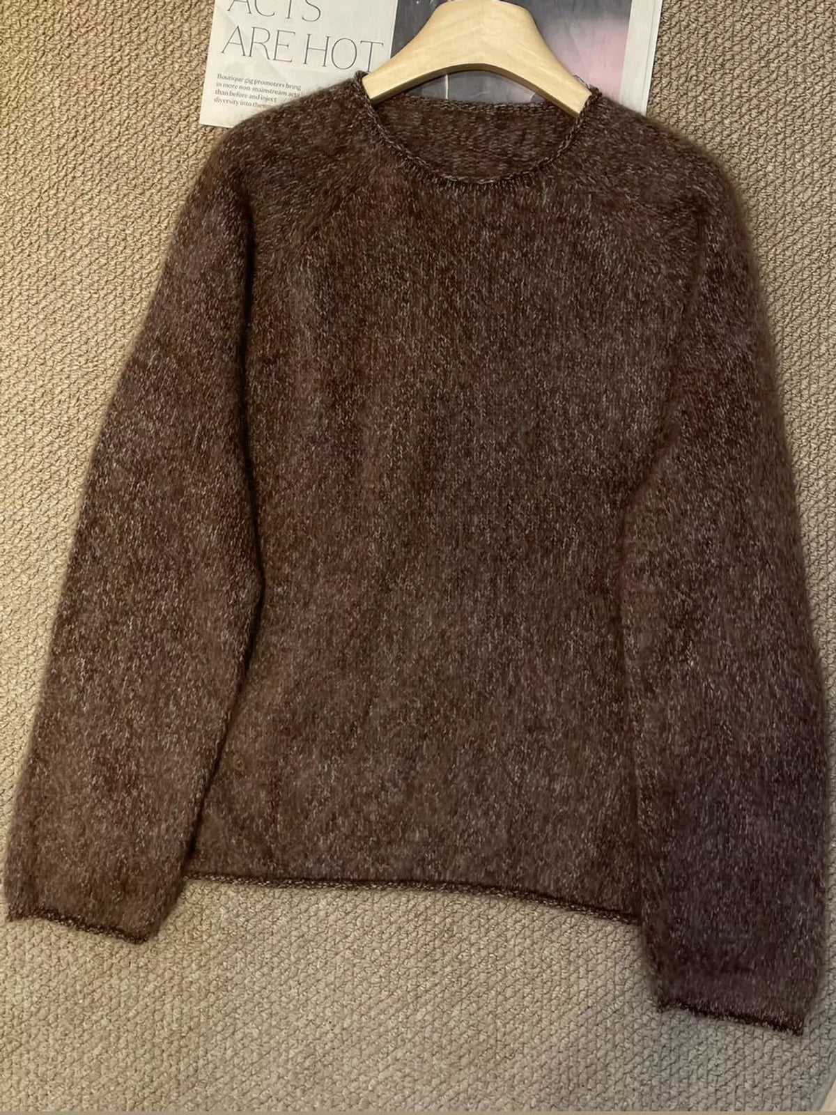 Round neck long sleeve sweater, product view