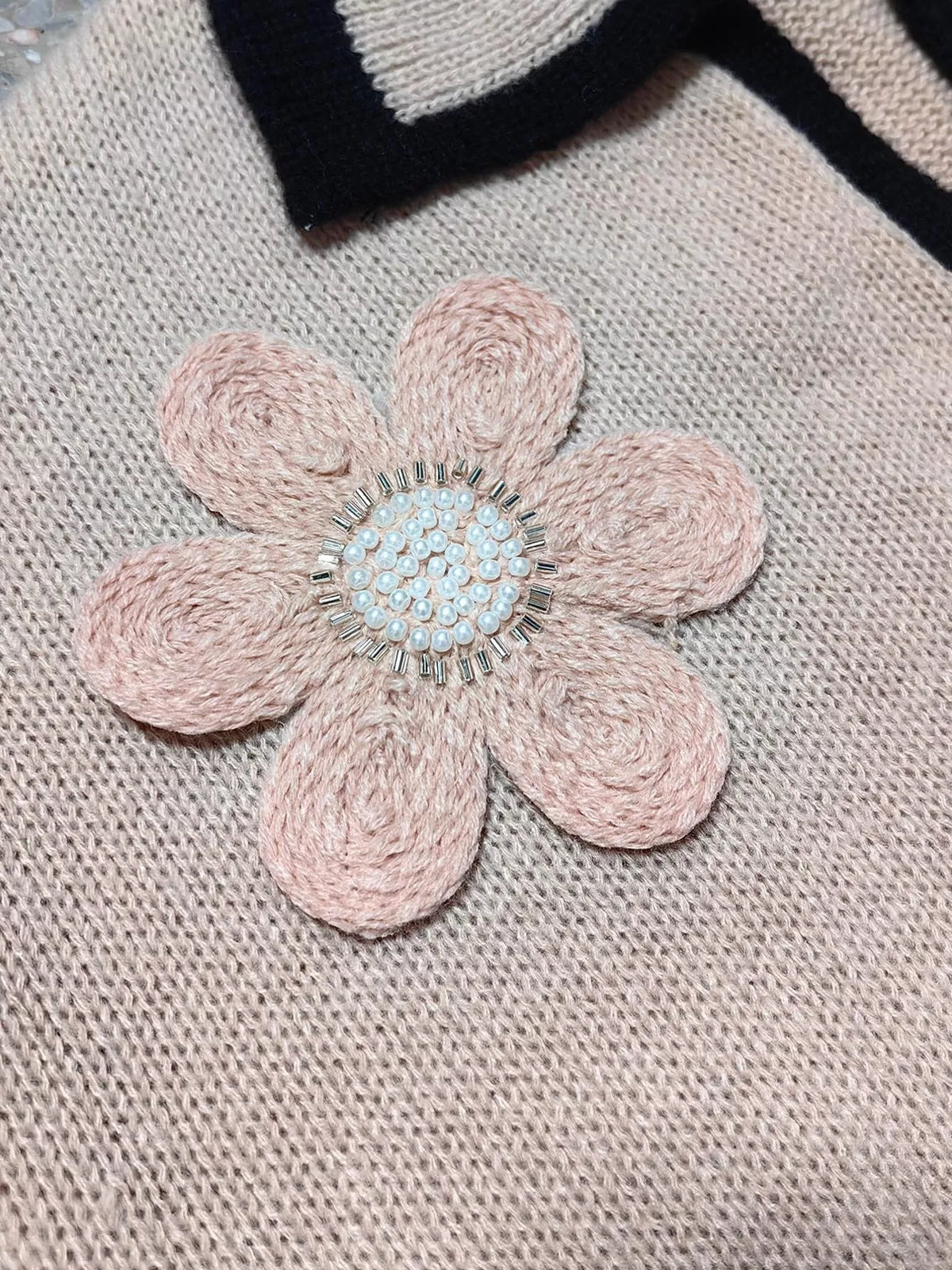 Flower contrast-trim dropped-shoulder sweater