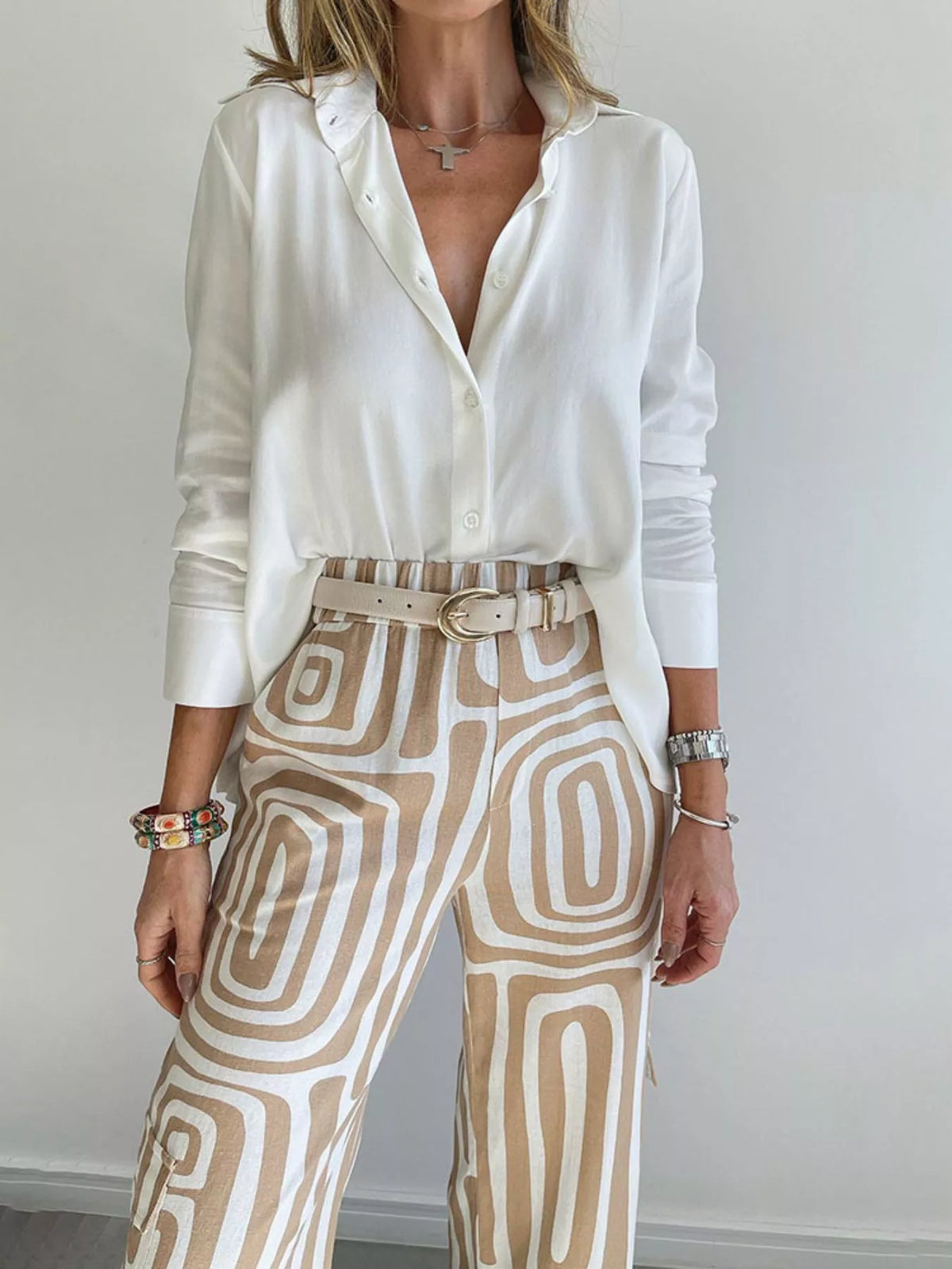 Shirt and geometric pants set, shirt and beige pants front
