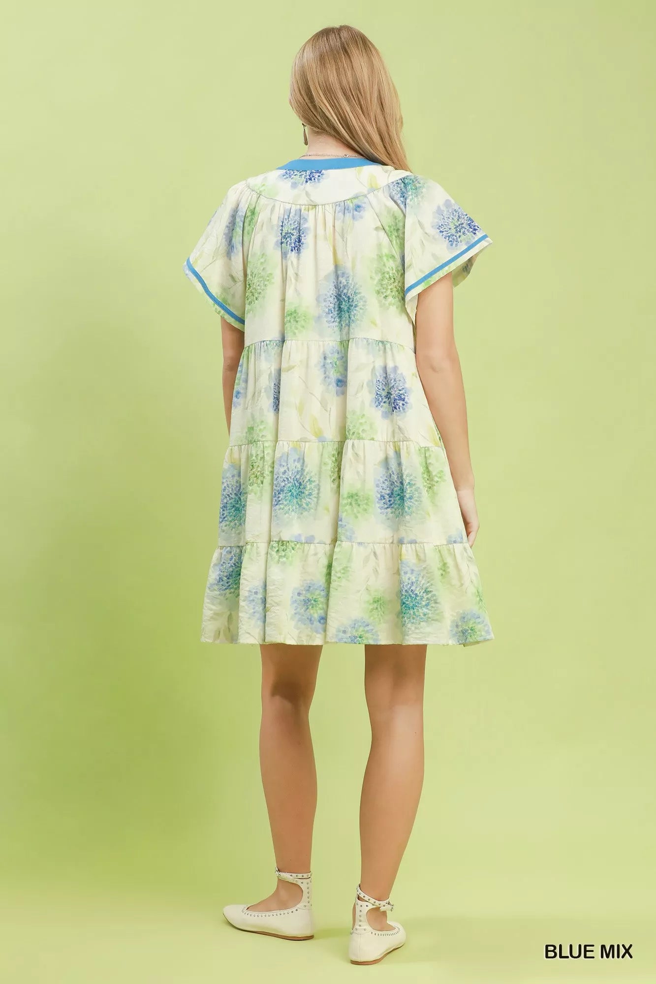 Women's apparel – product view 5