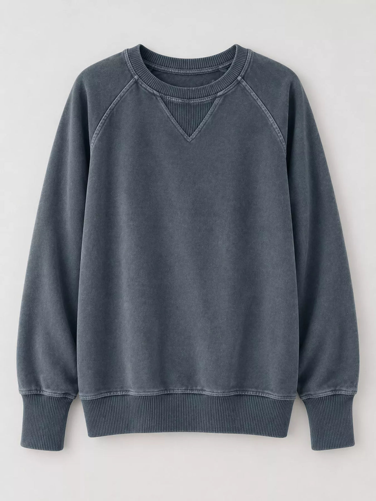 Blue-gray crew neck raglan sleeve sweatshirt