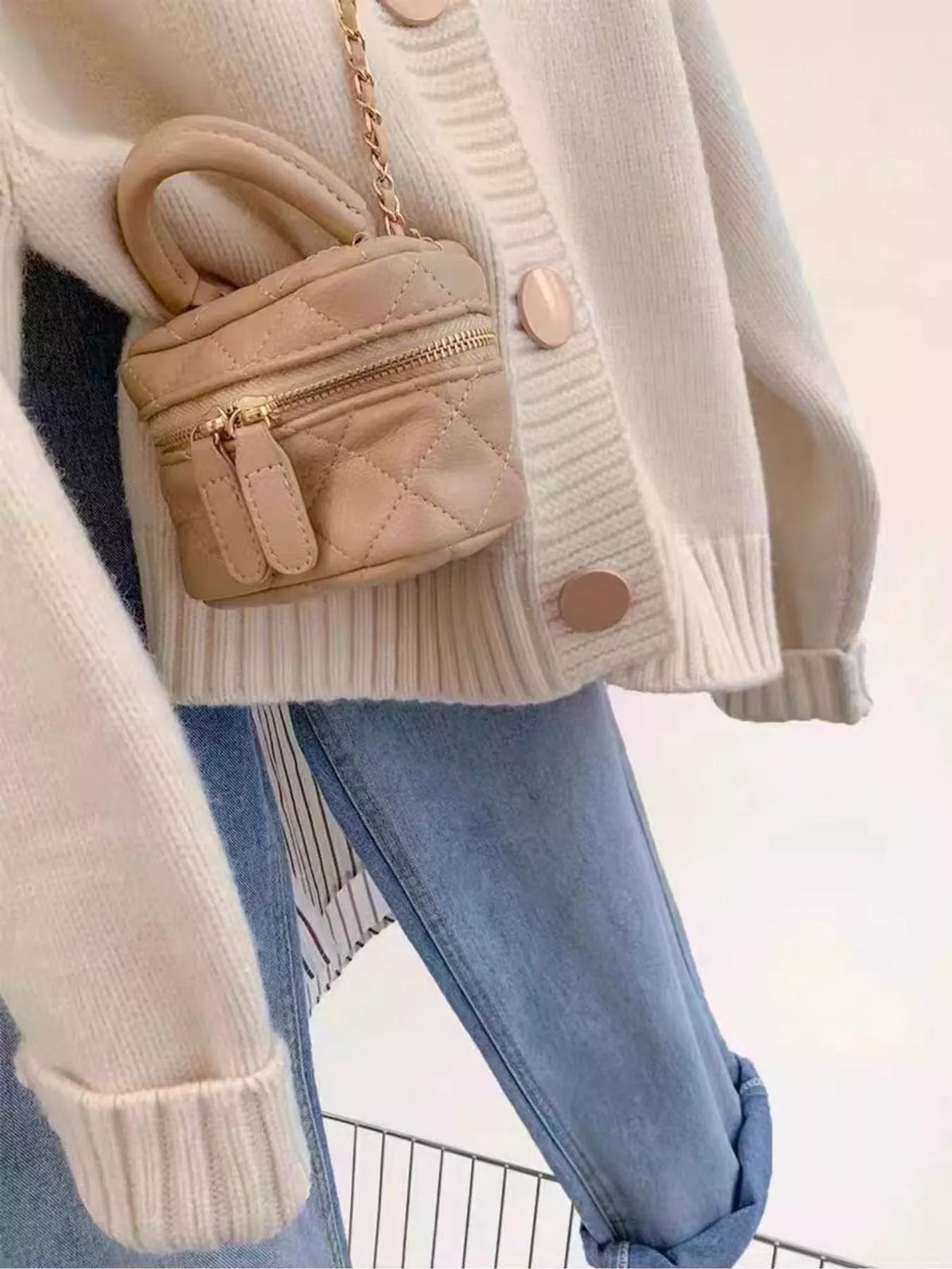 Round neck long sleeve cardigan, construction and design details