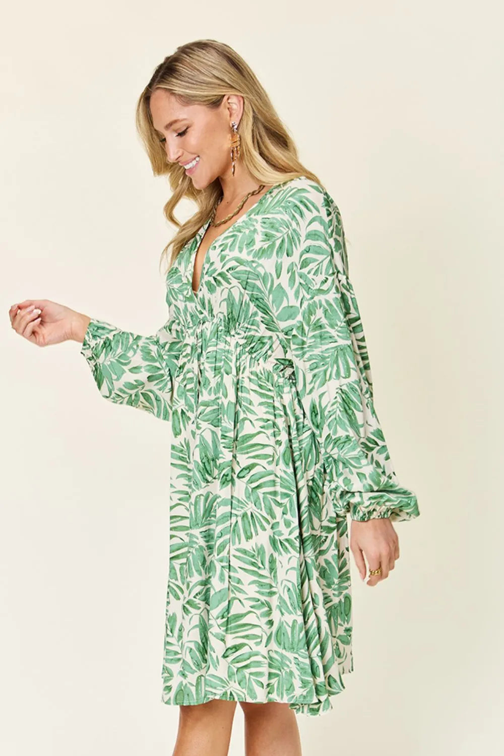 Women's apparel – product view 3
