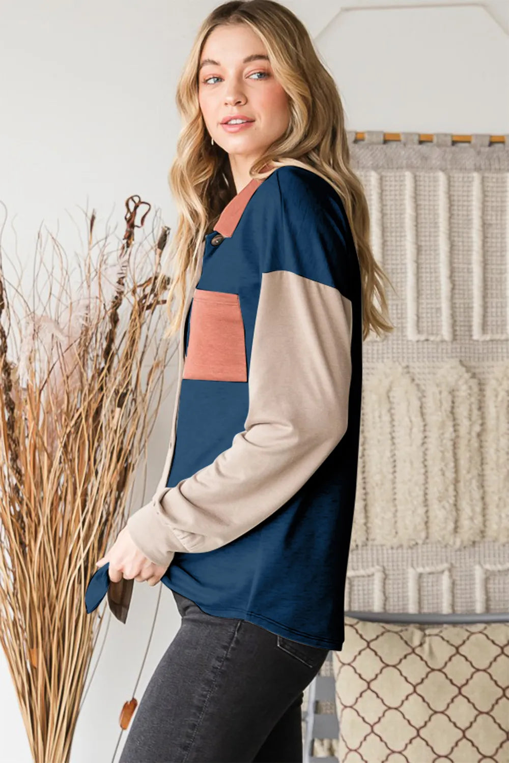 Women's apparel – product view 3