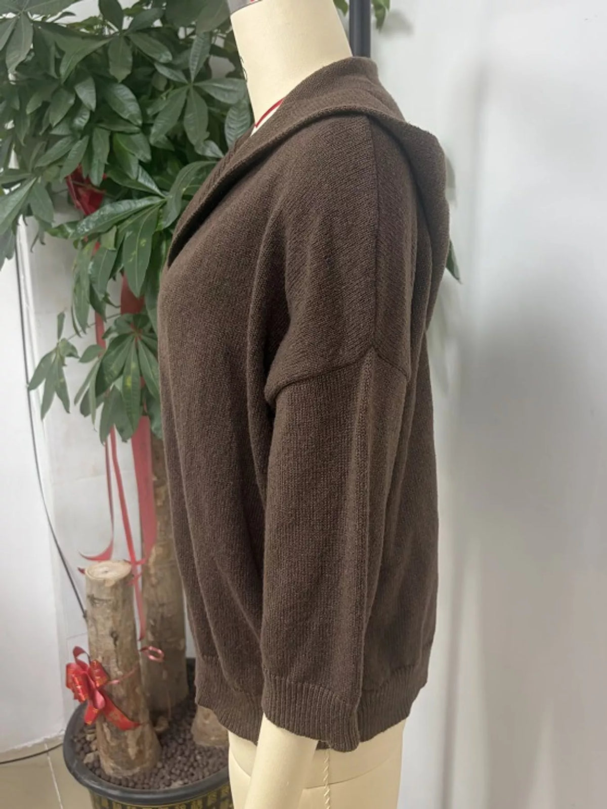 Hooded knit cardigan, brown mannequin side