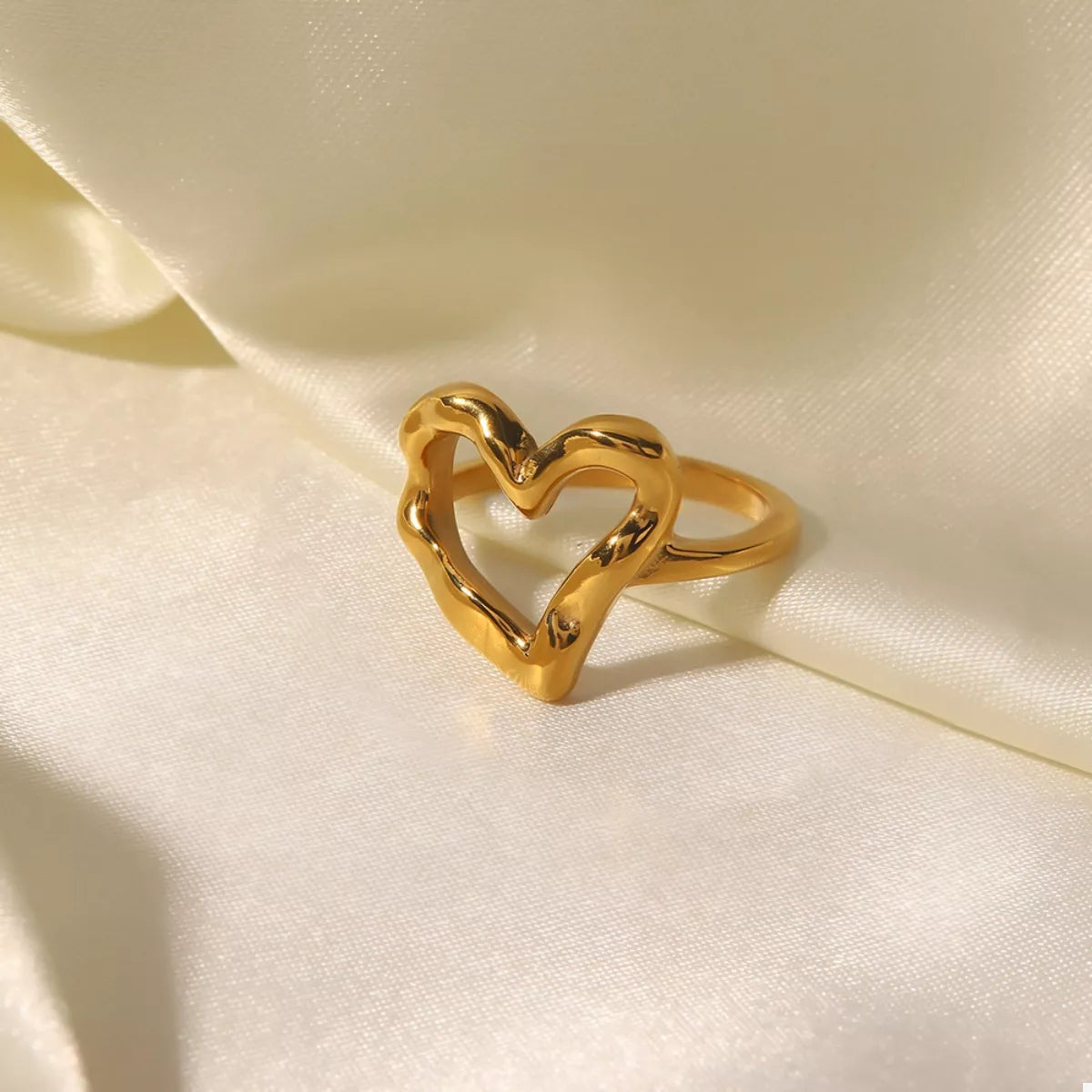 Trendsi 18K Gold-Plated Heart Ring -