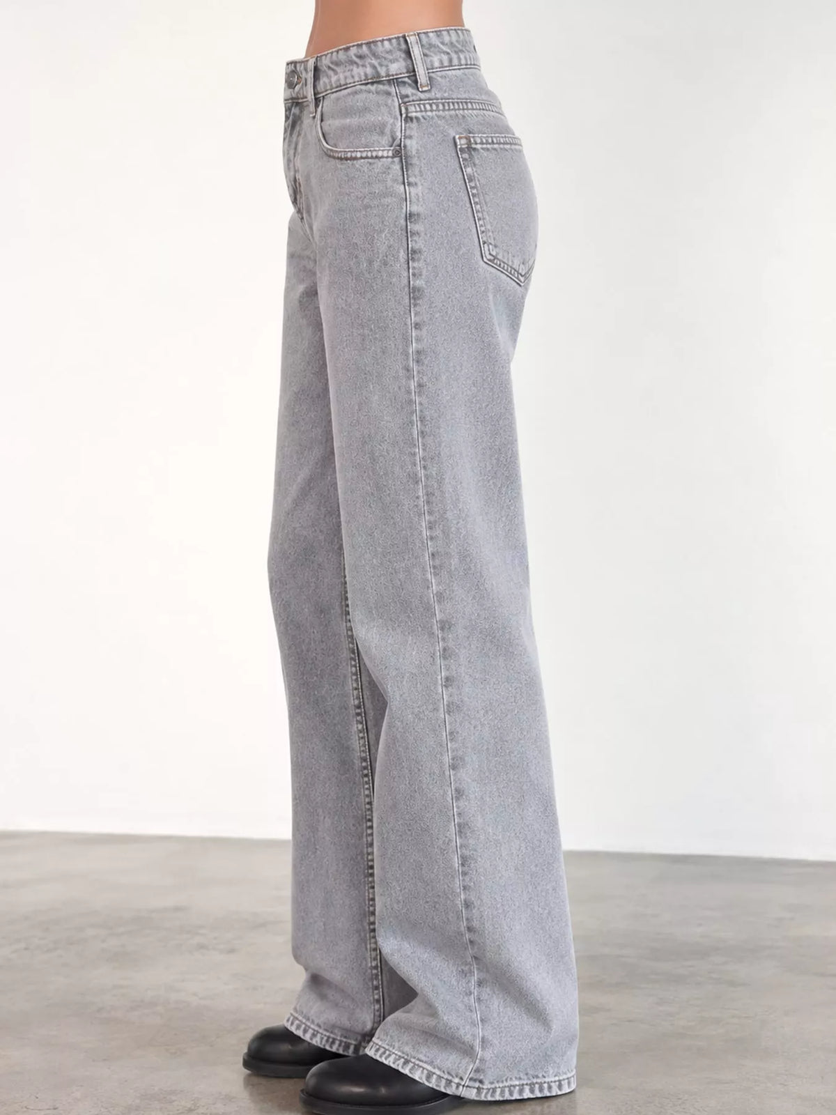 Wide-Leg Vintage Wash Jeans in light gray, side view