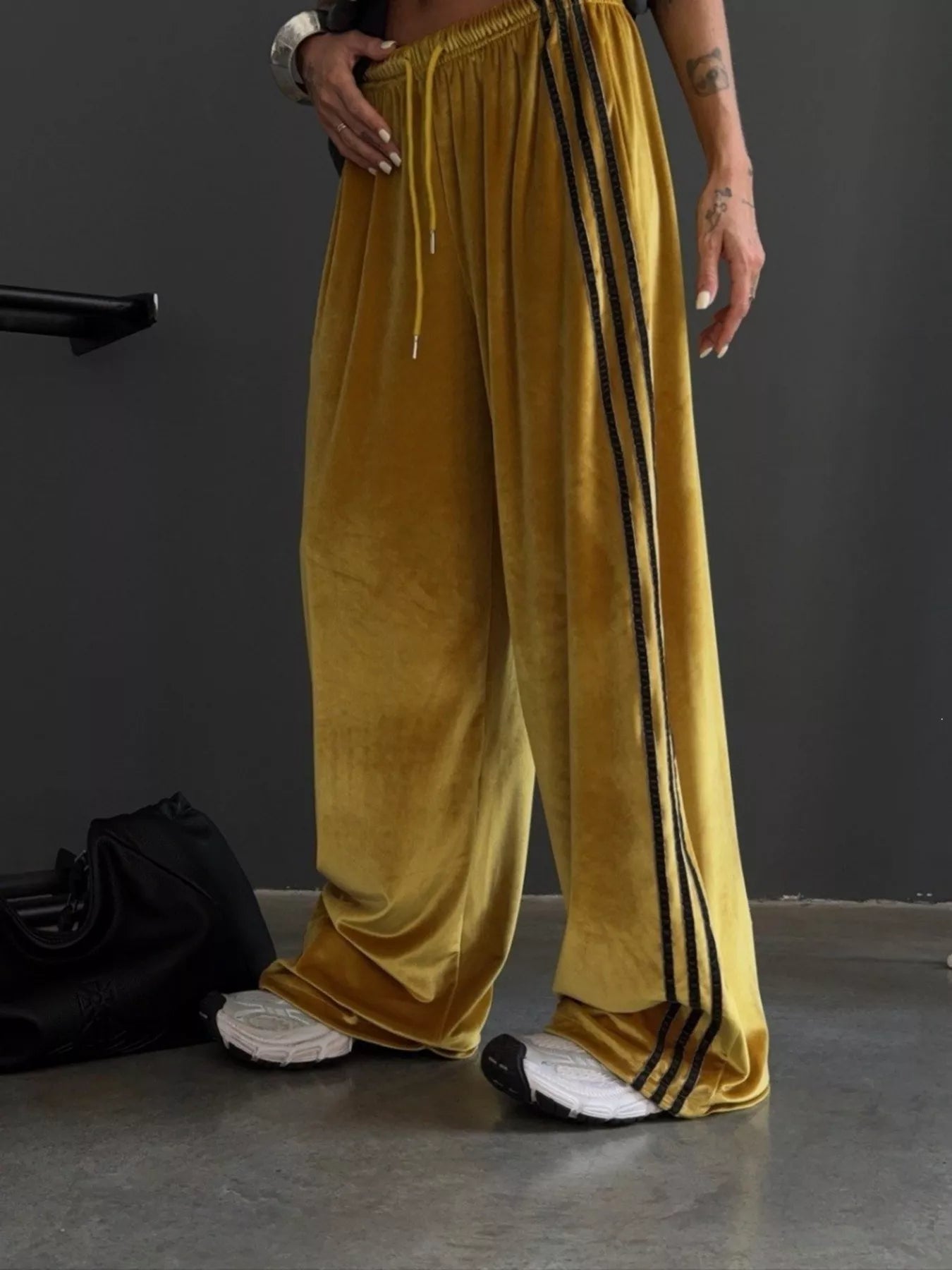 Trendsi Contrast Side Stripes Wide-Leg Pants -