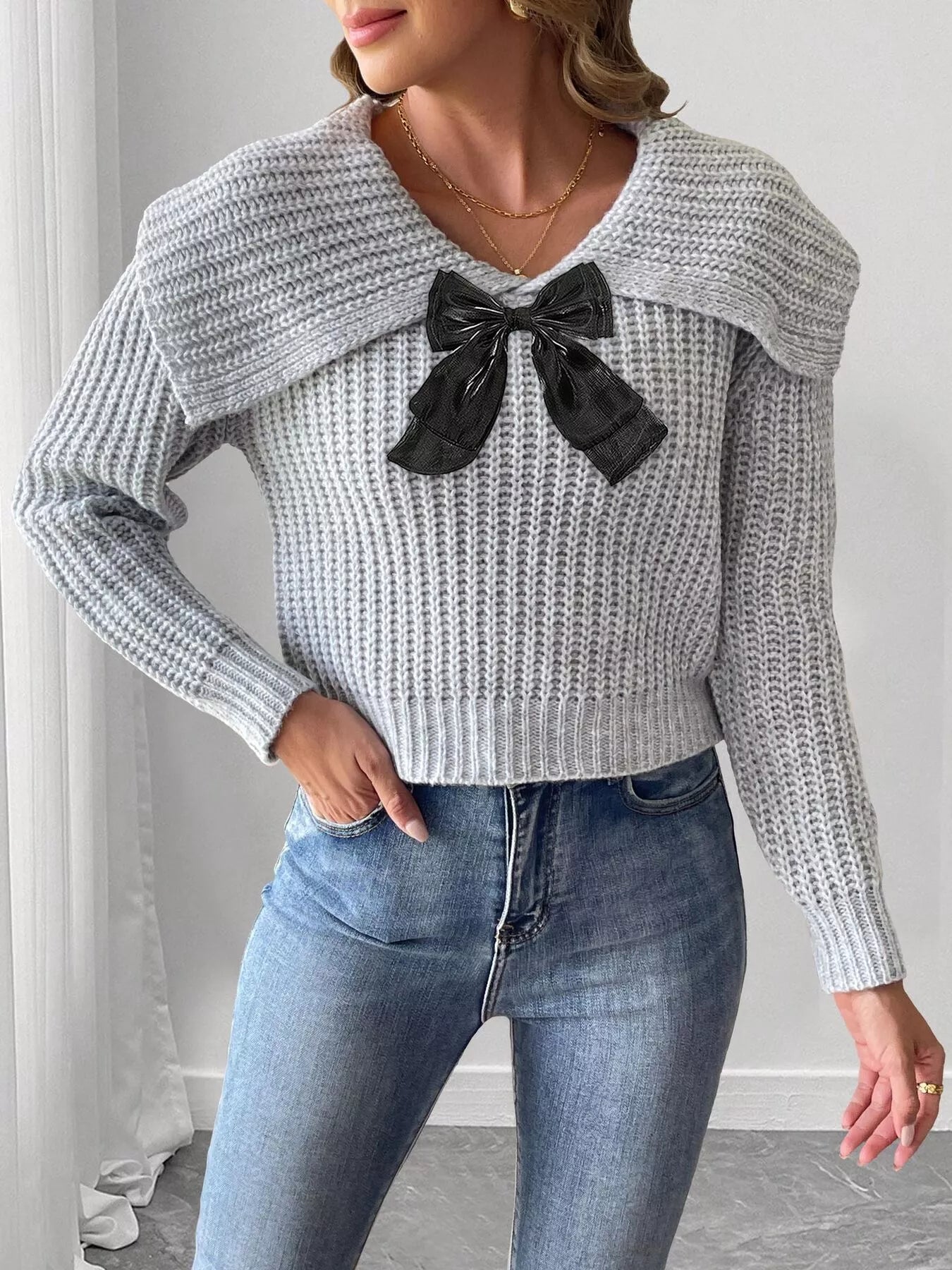 Trendsi Contrast Bow Long Sleeve Sweater -