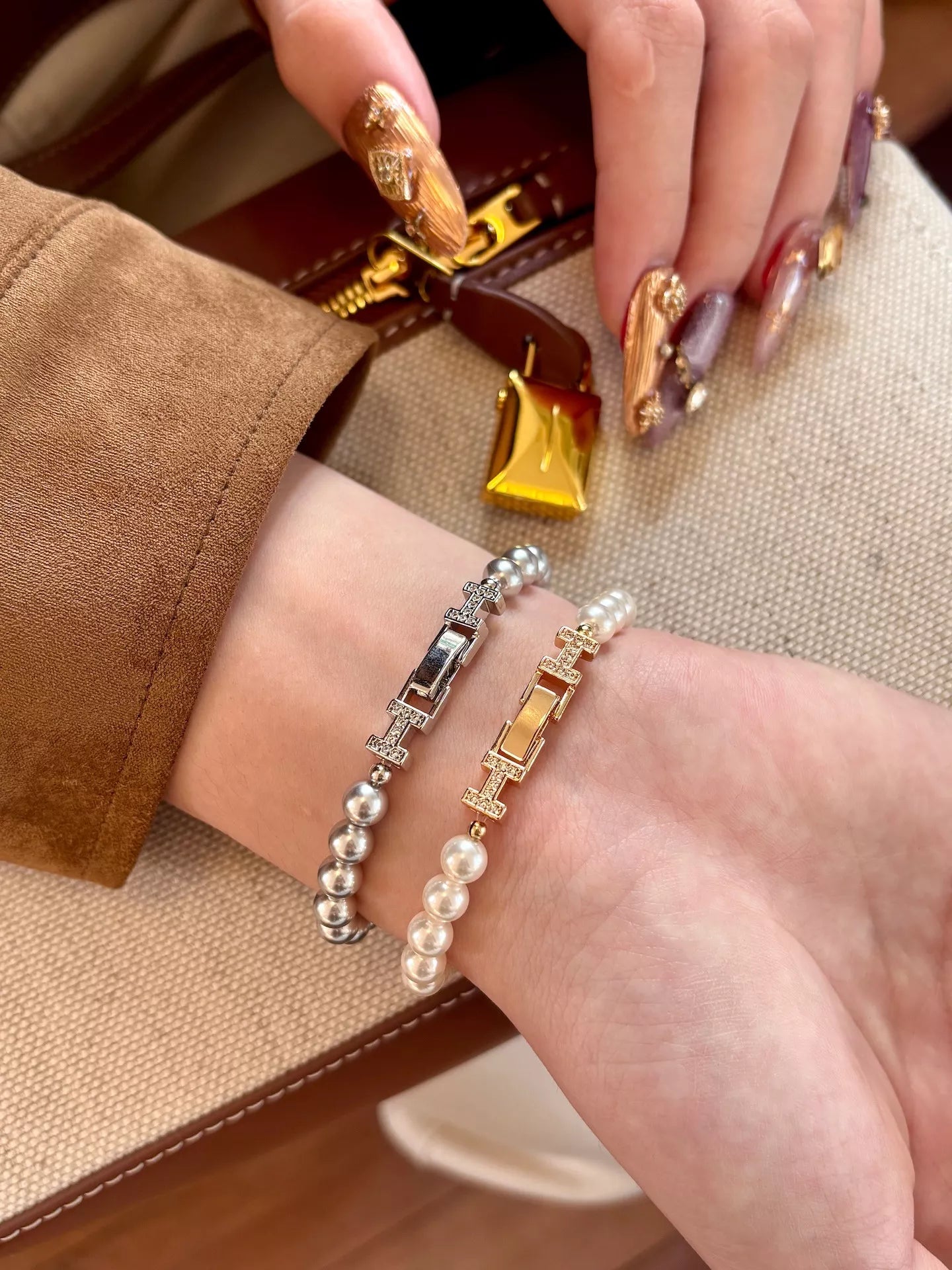 Trendsi Pearl Double H Buckle Bracelet -