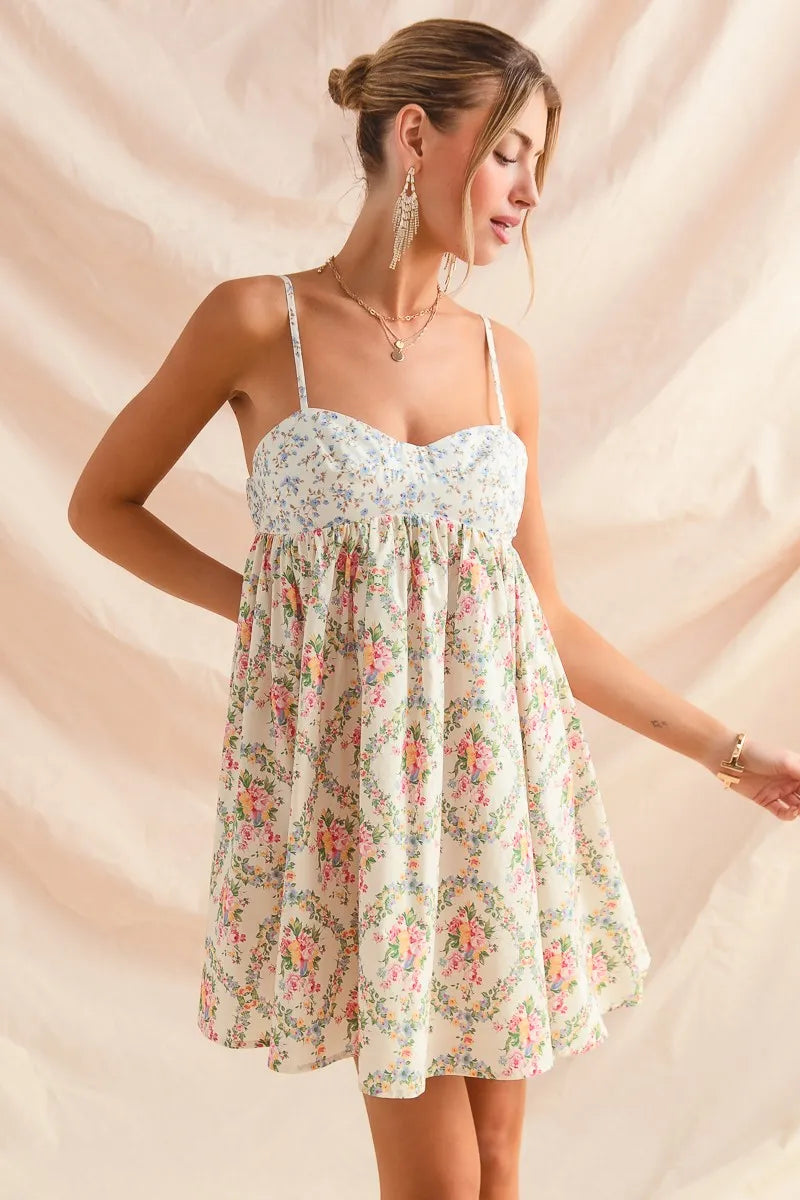 Women's apparel – product view 4