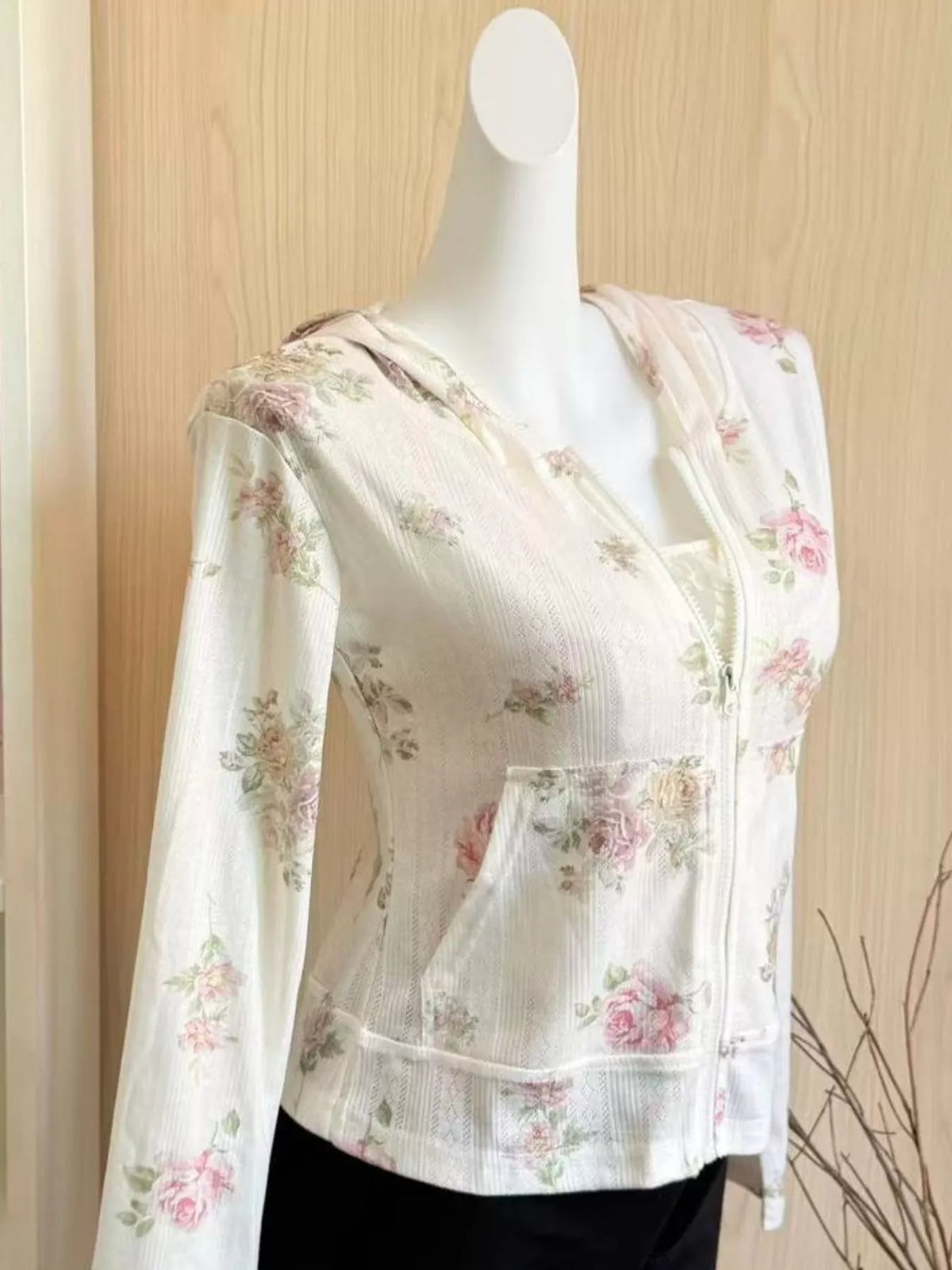 White floral print zip-up knit hoodie
