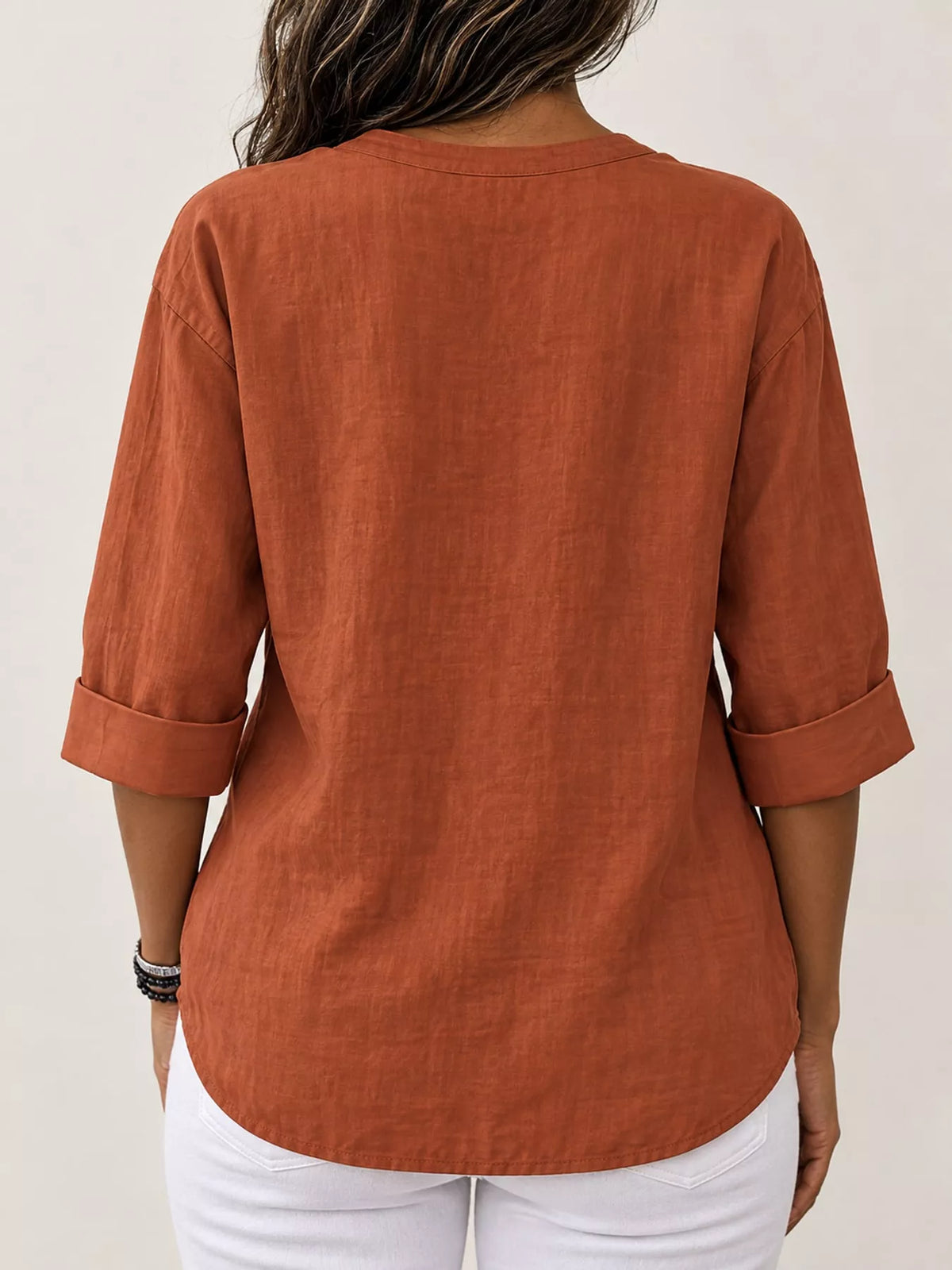 Notched-neck shirt, rust back