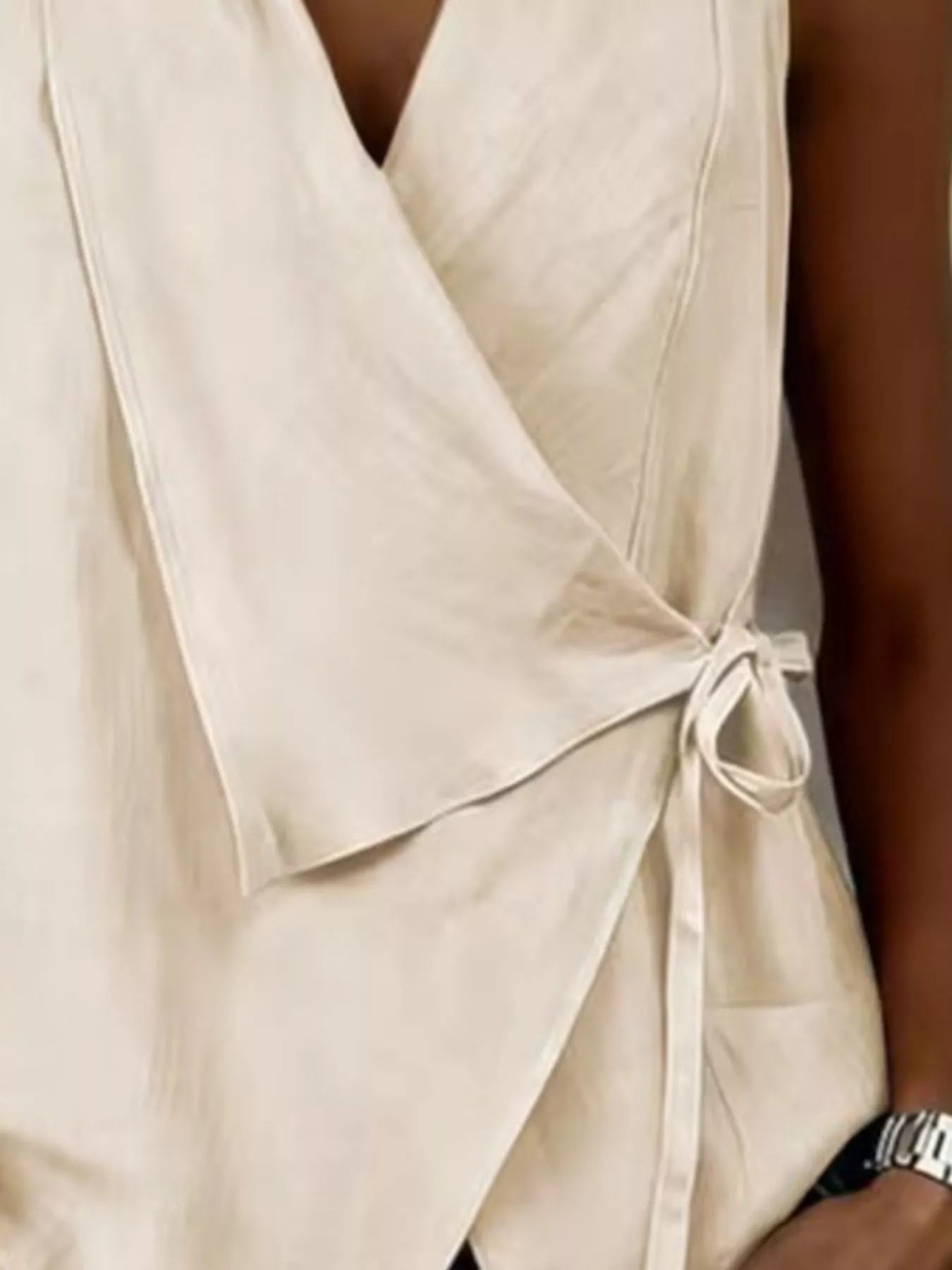Trendsi Tie Detail Sleeveless Top -