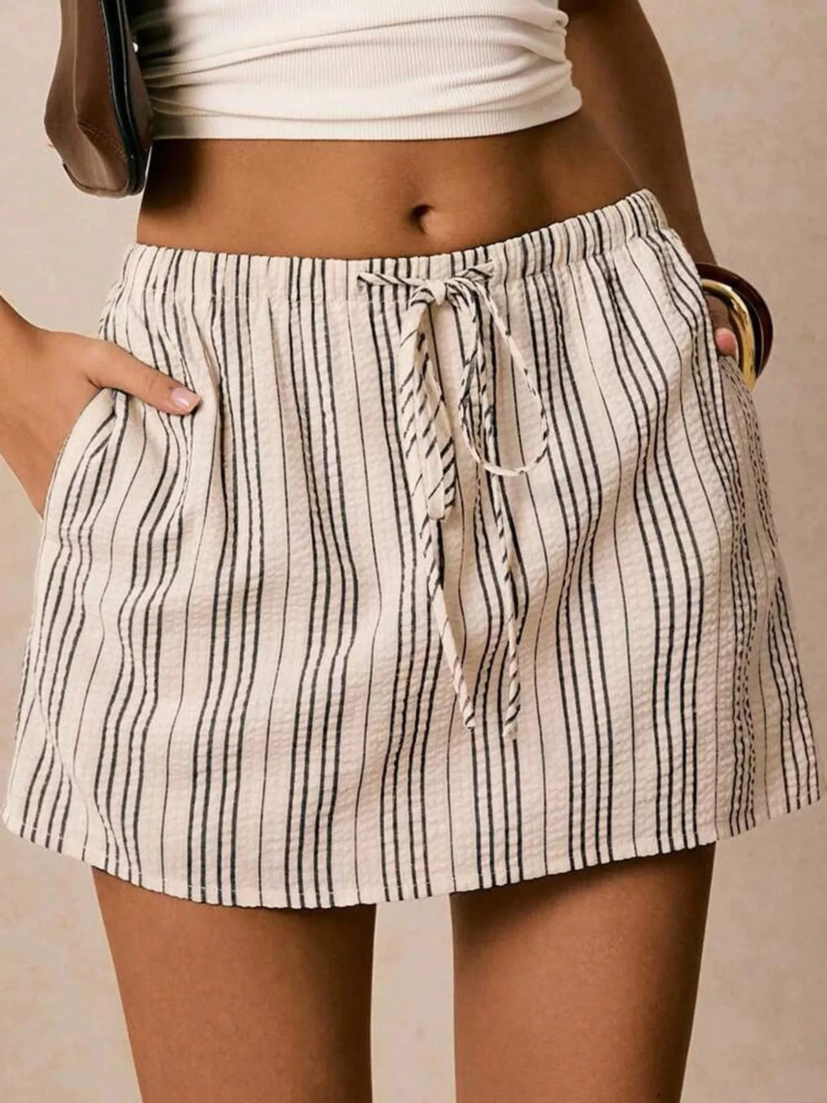 Striped skort, black striped skort front