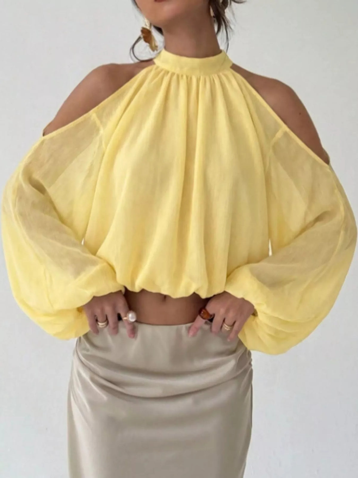 Cold-shoulder blouse, yellow front
