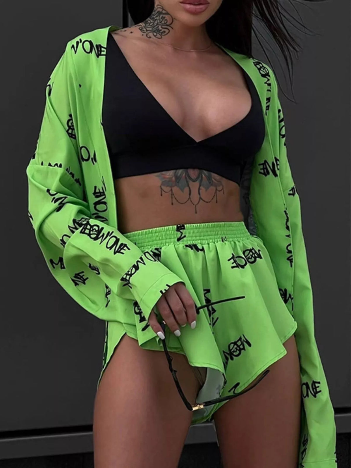 Printed cardigan and shorts set, green lettering-print angled front