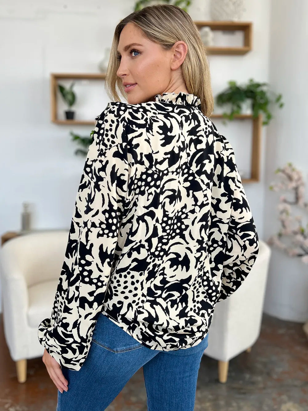 Women's apparel – product view 12