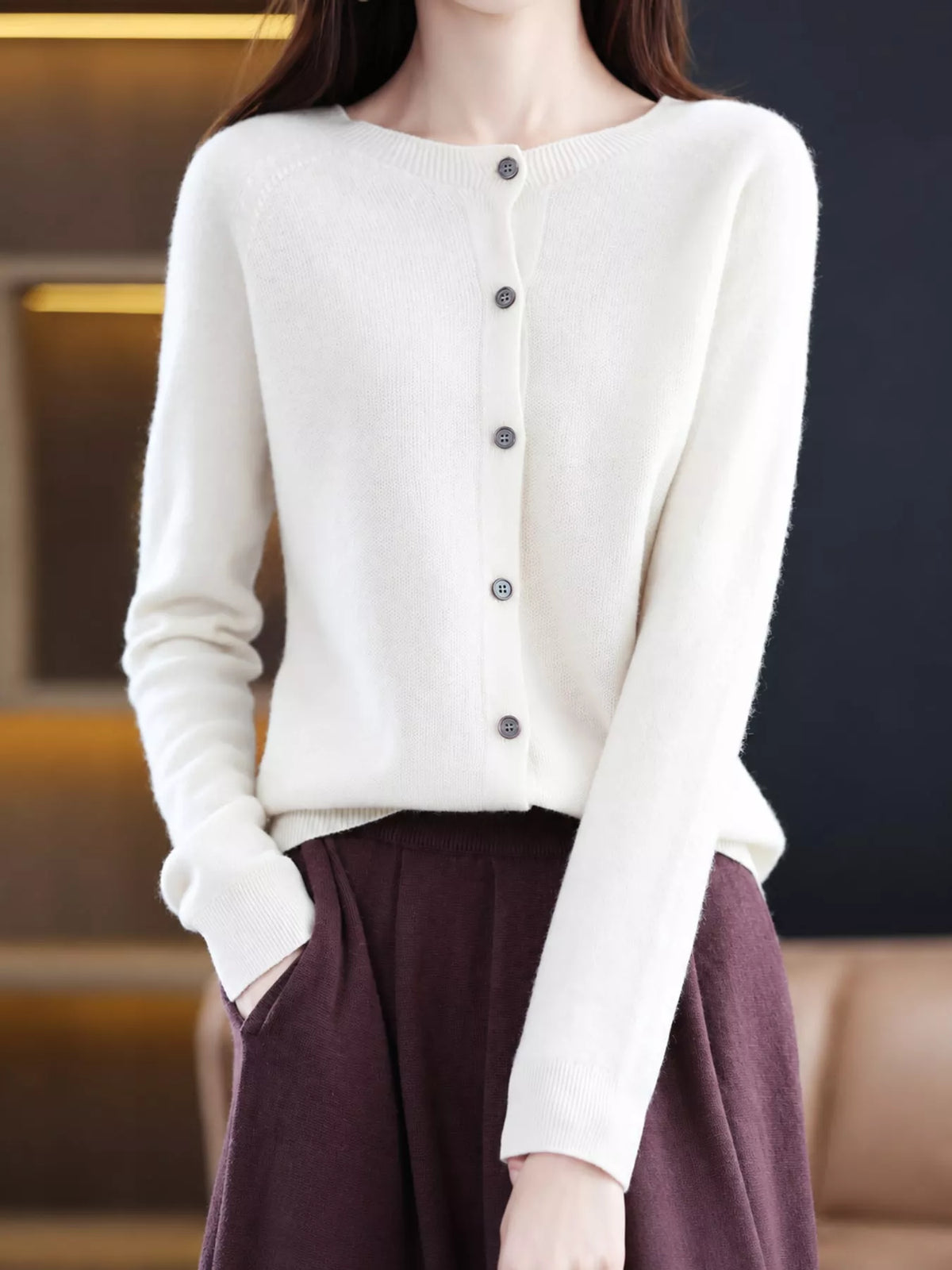 Ribbed cardigan, white straight front
