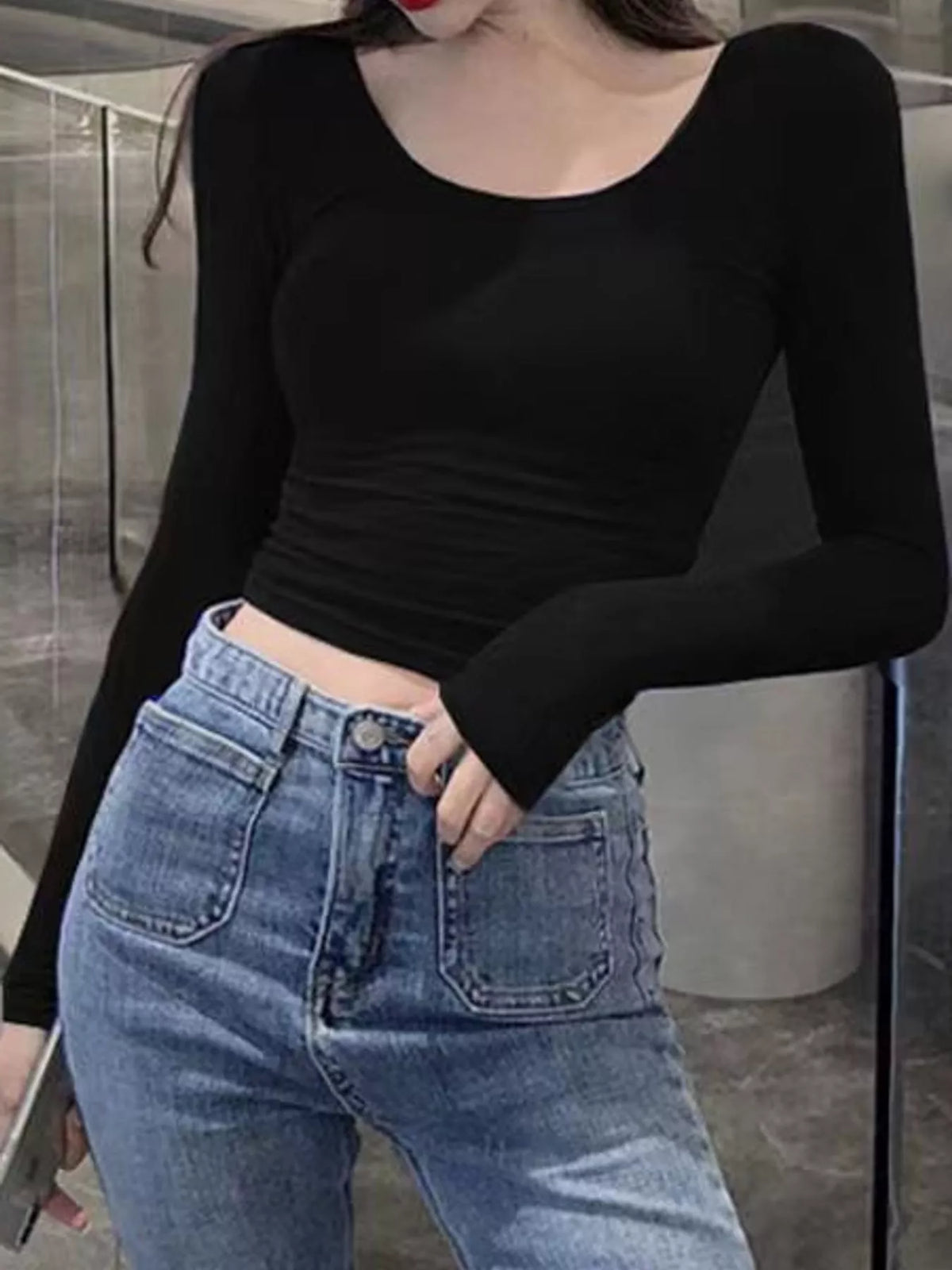 Black u-neck cropped t-shirt