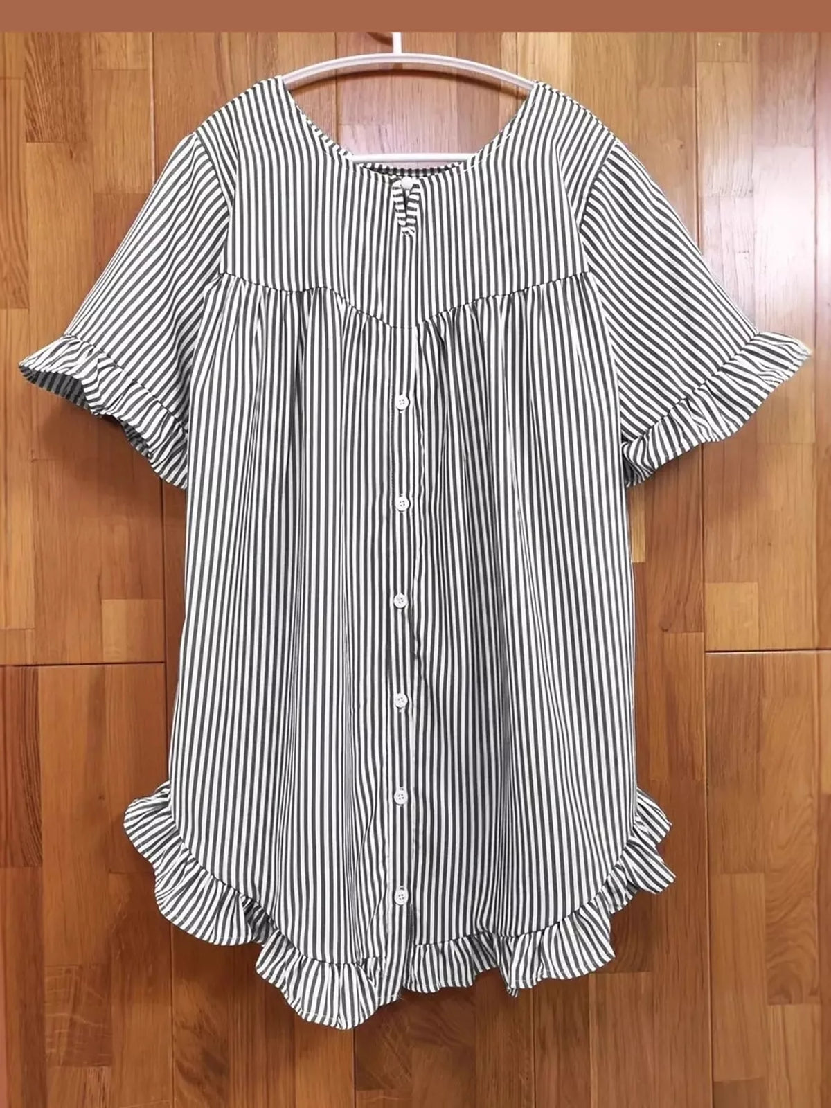 Ruffle Hem Short Sleeve Blouse — garment front
