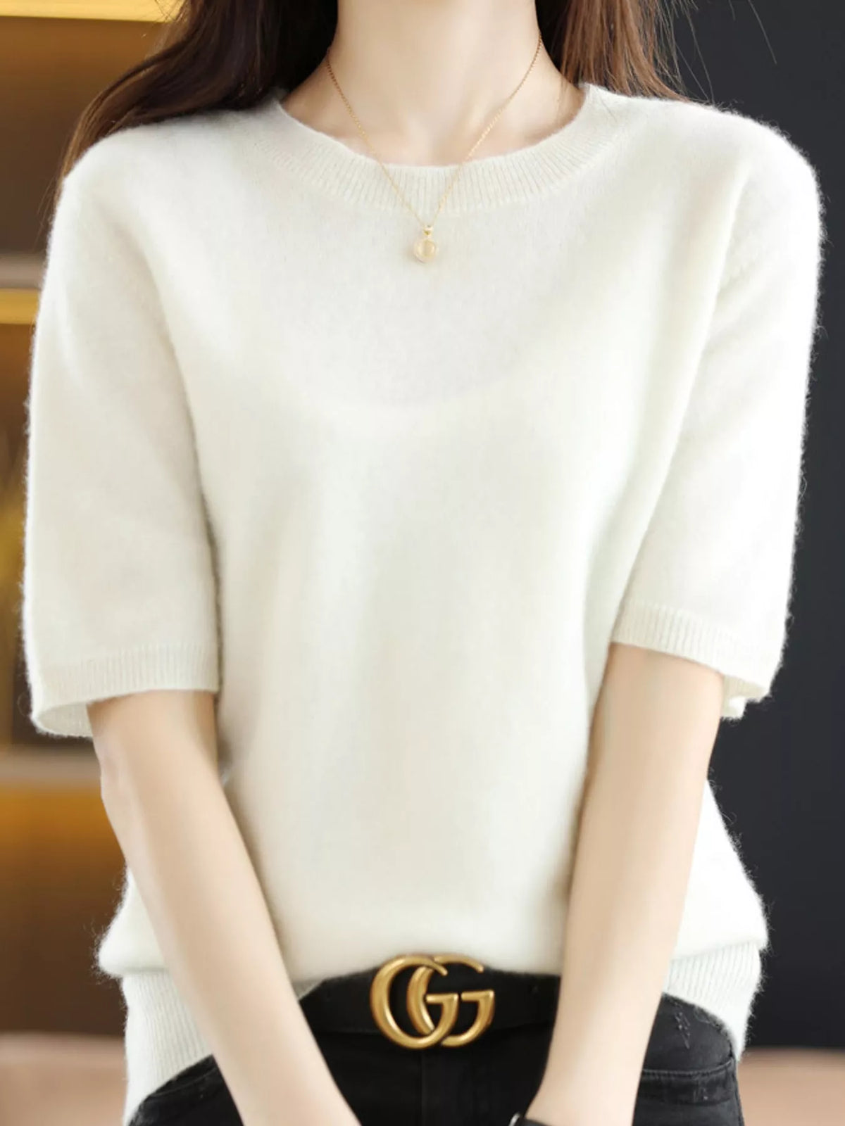 White round neck short-sleeve sweater