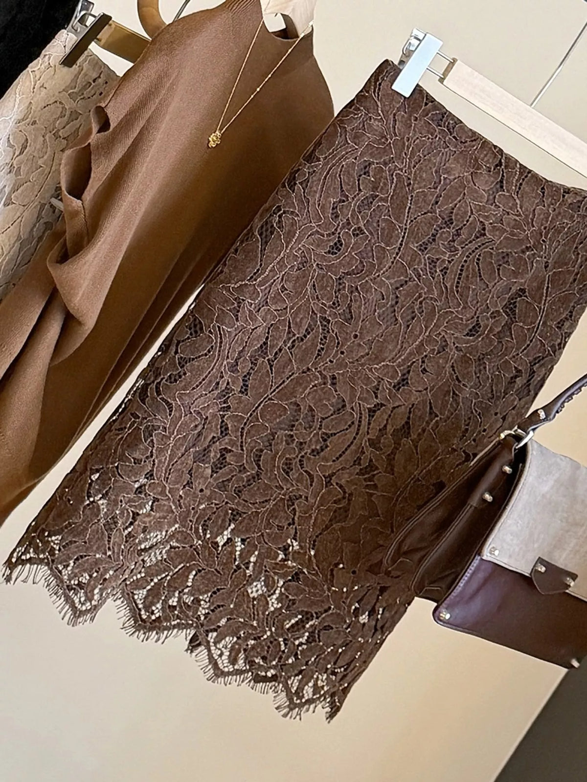 Coffee high-waisted lace skirt