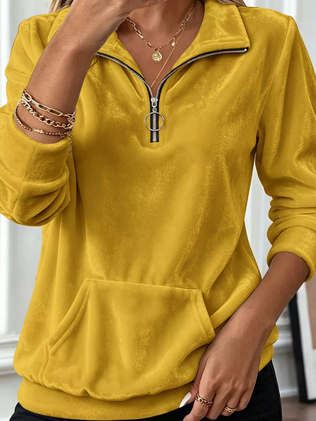 Collared long sleeve sweatshirt, construction and design details