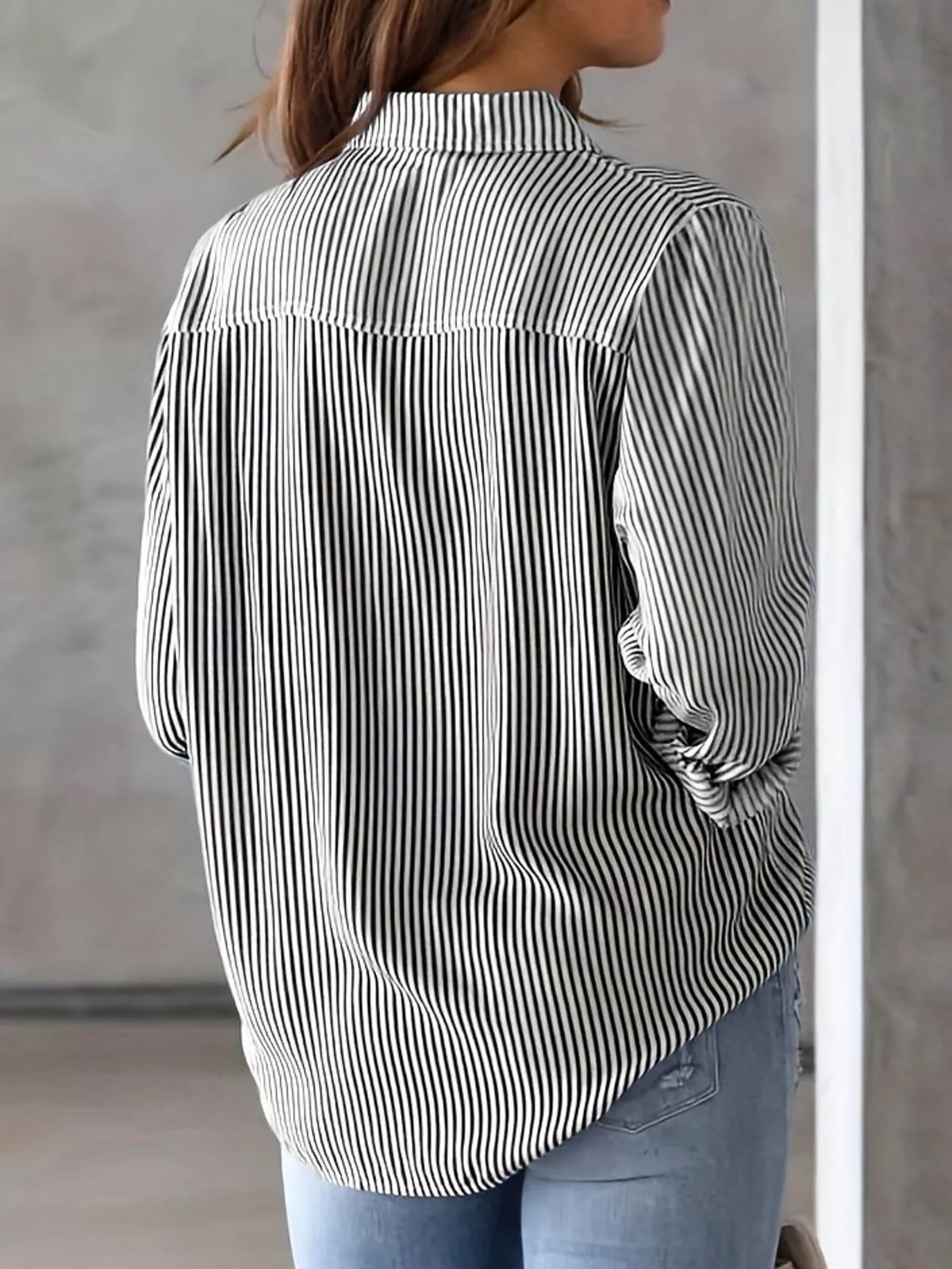 Striped long shirt, gray back