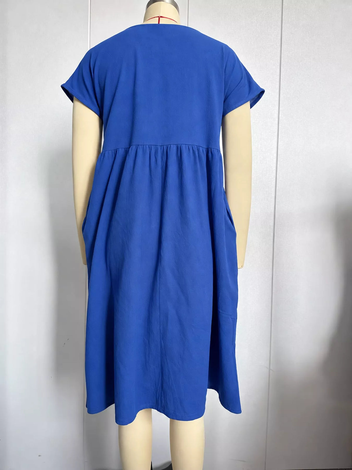 Round neck short sleeve midi dress, back view