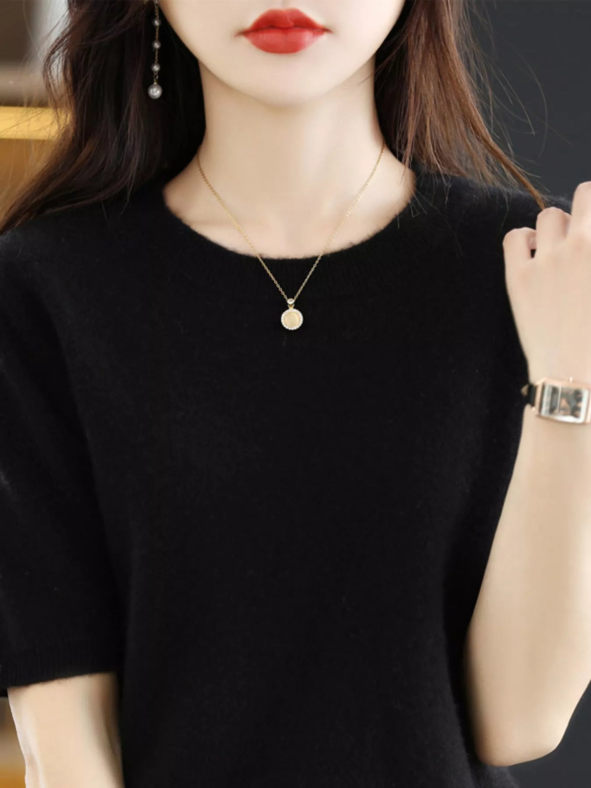 Black round neck short-sleeve sweater