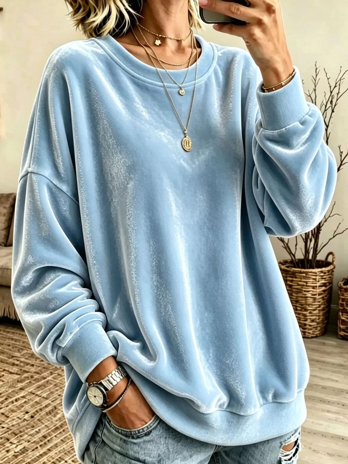 Crew-neck sweatshirt, light blue front